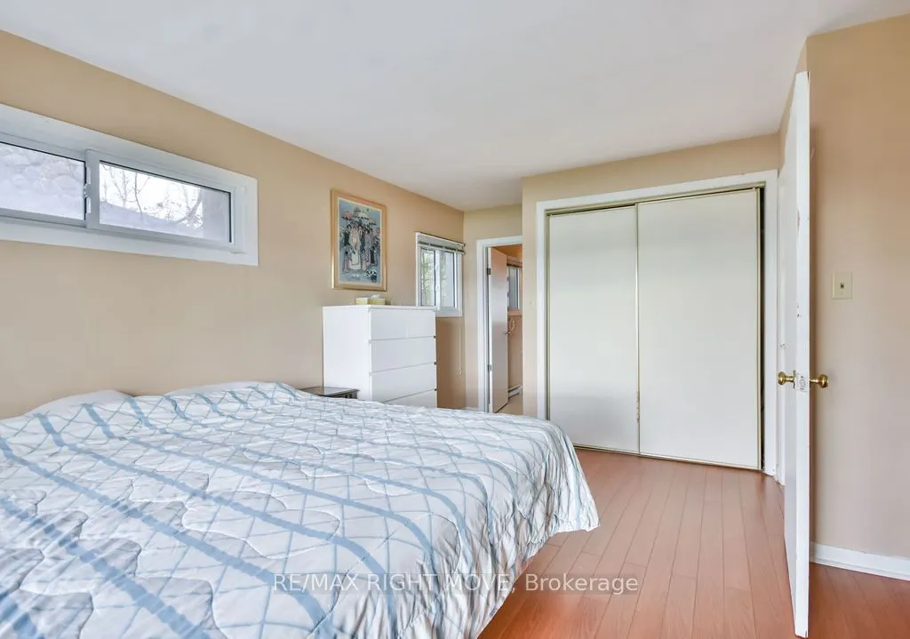 1467 Cunningham Crescent