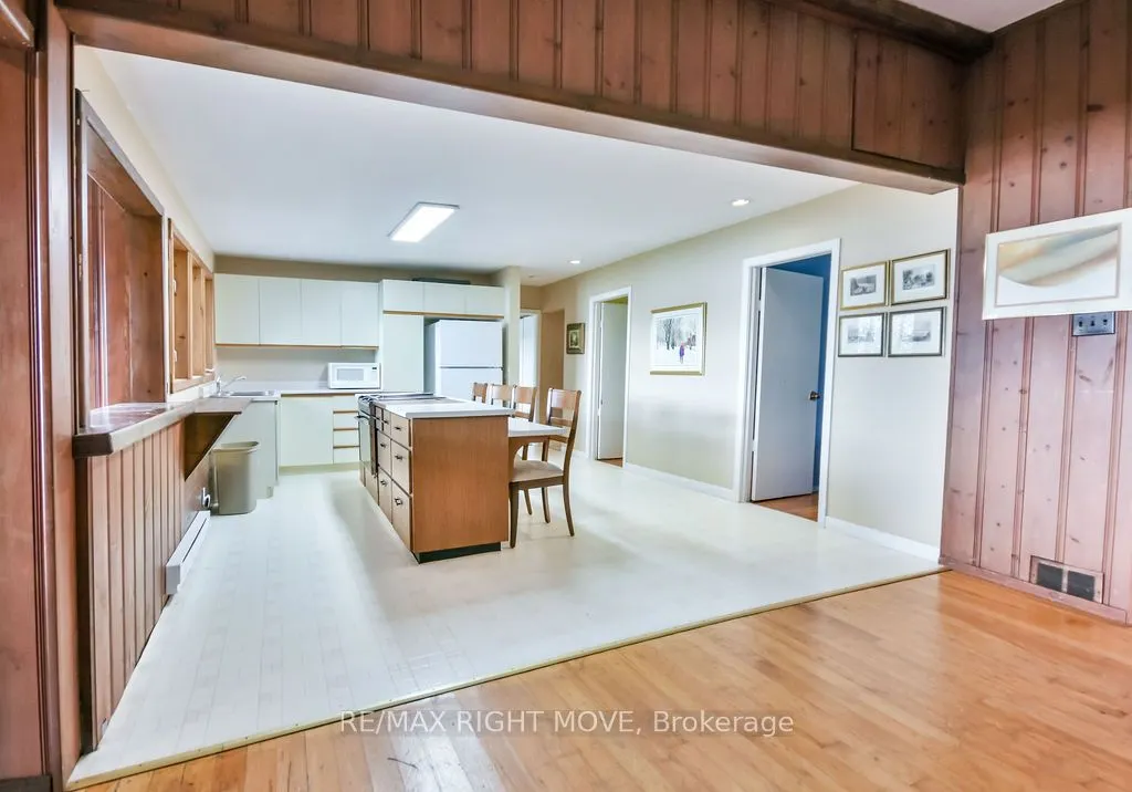 1467 Cunningham Crescent