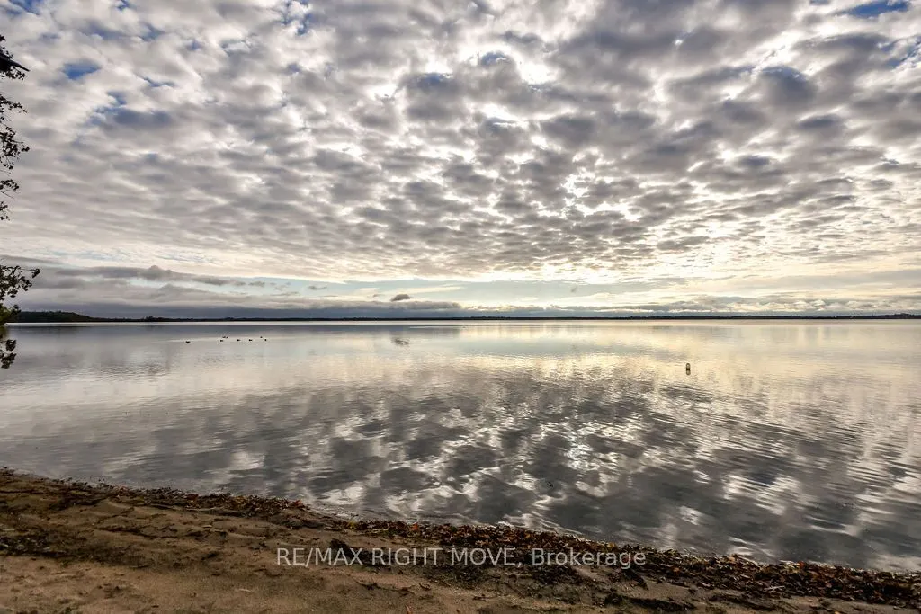 1467 Cunningham Crescent