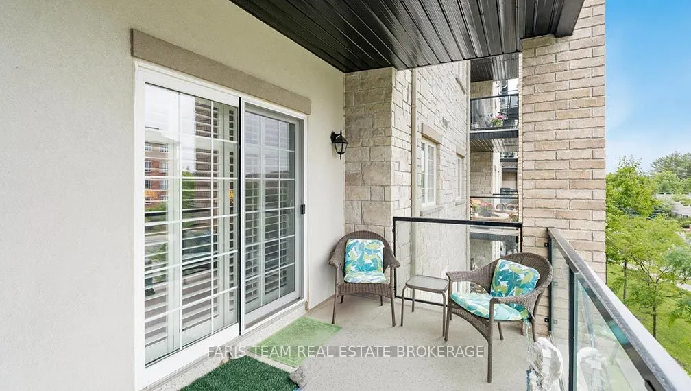 40 Ferndale Drive S, #210