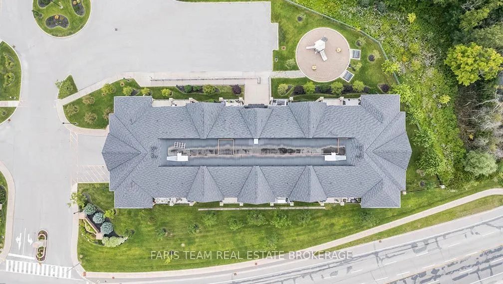 40 Ferndale Drive S, #210