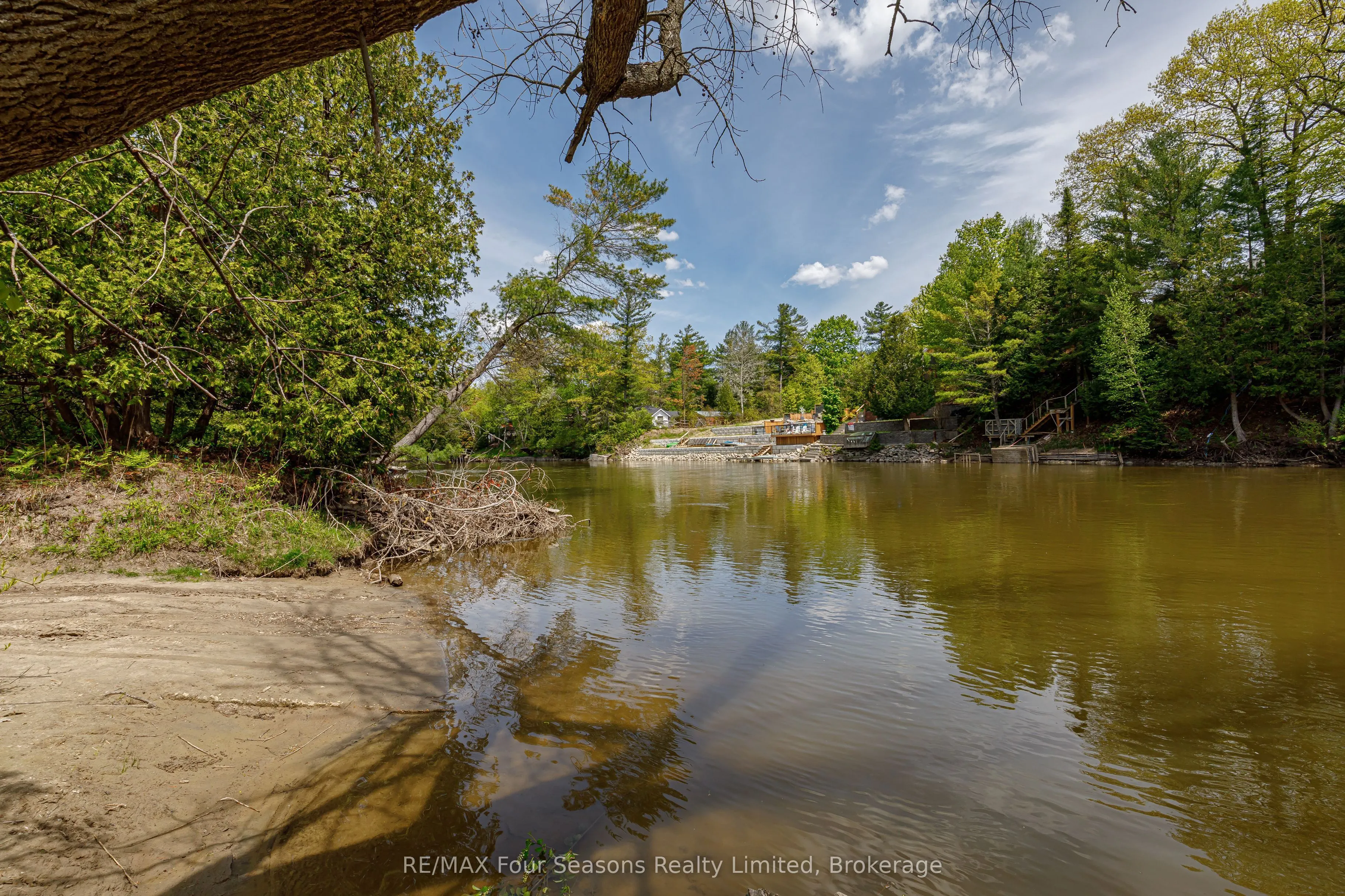 828 Oxbow Park Drive