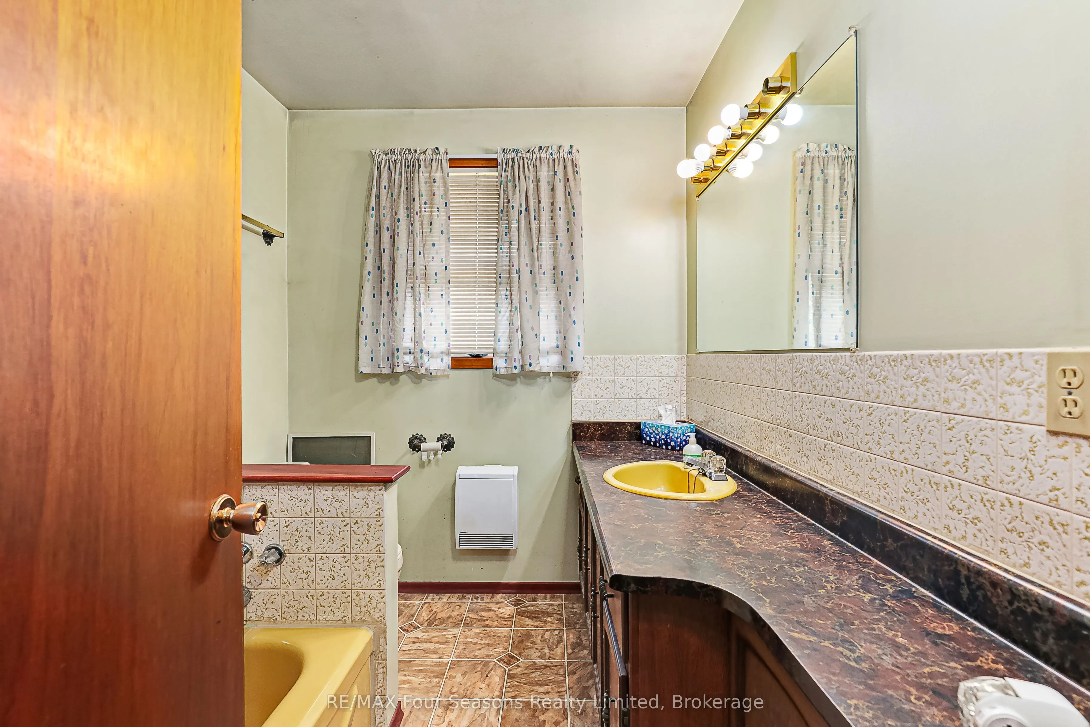 828 Oxbow Park Drive