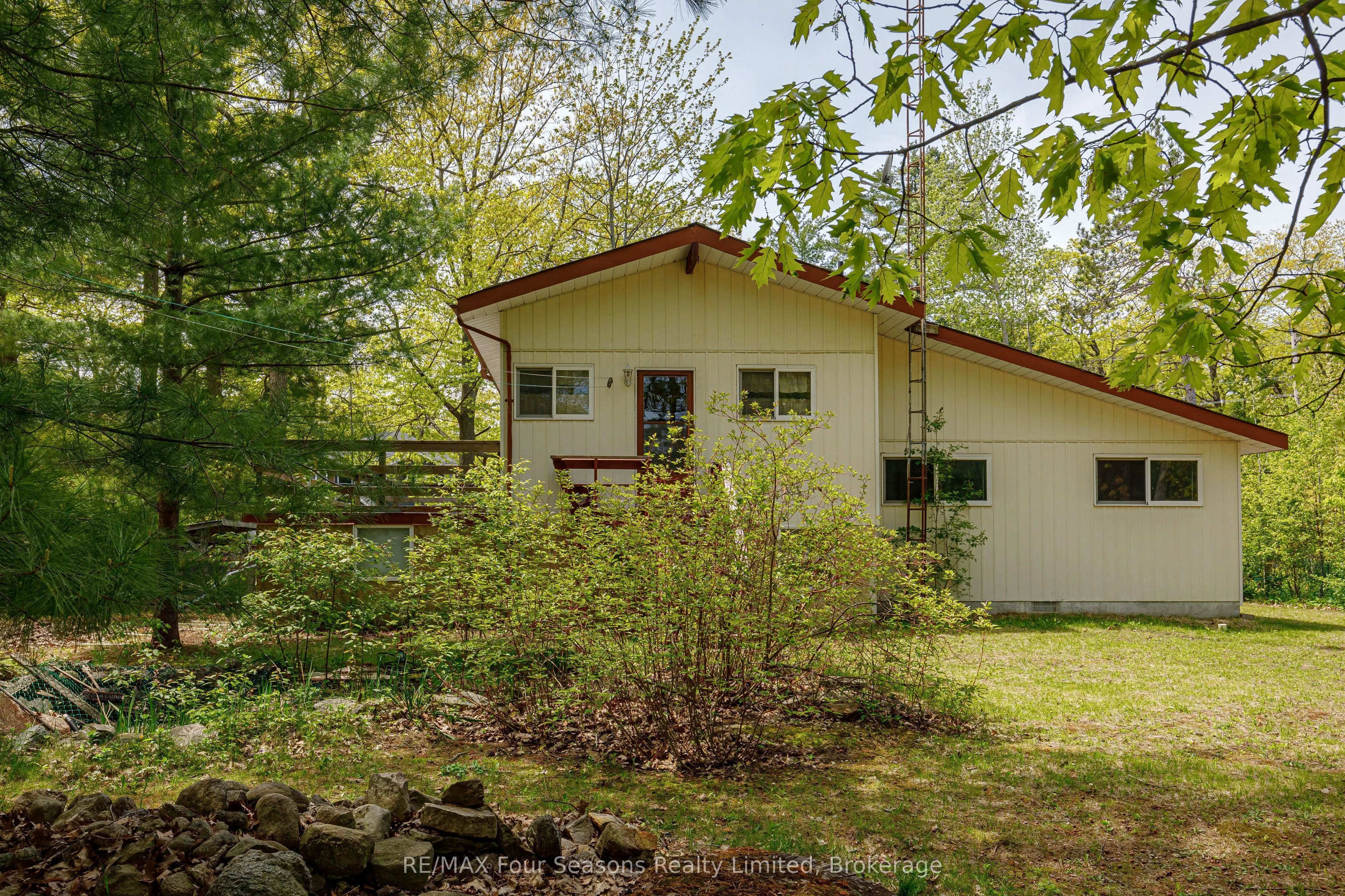 828 Oxbow Park Drive