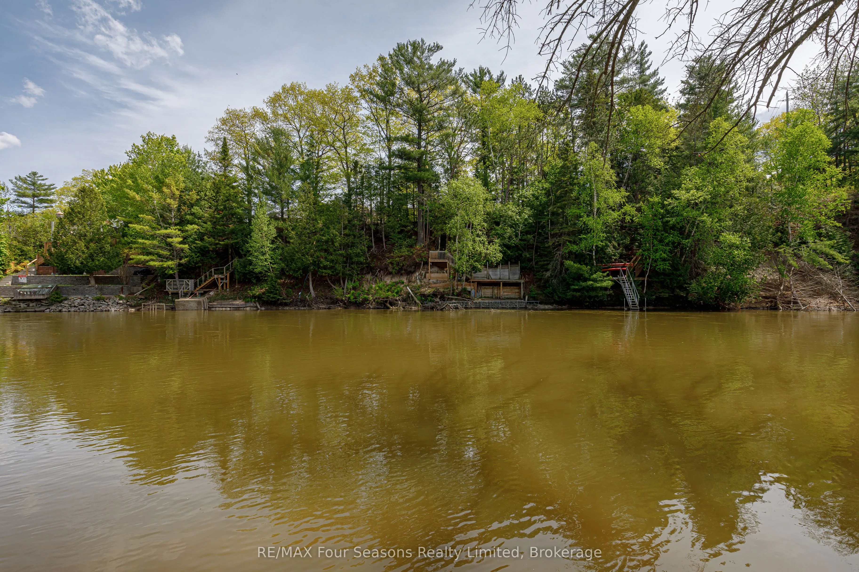 828 Oxbow Park Drive