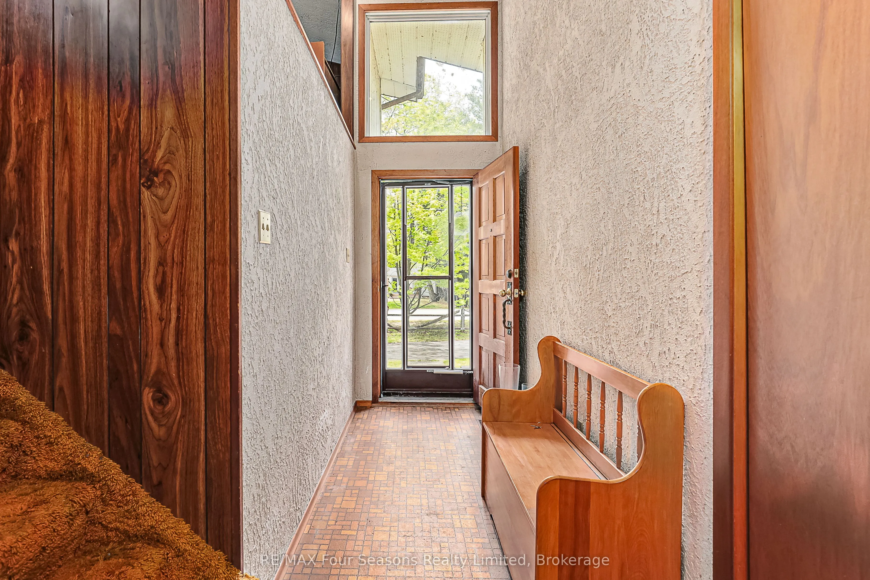 828 Oxbow Park Drive