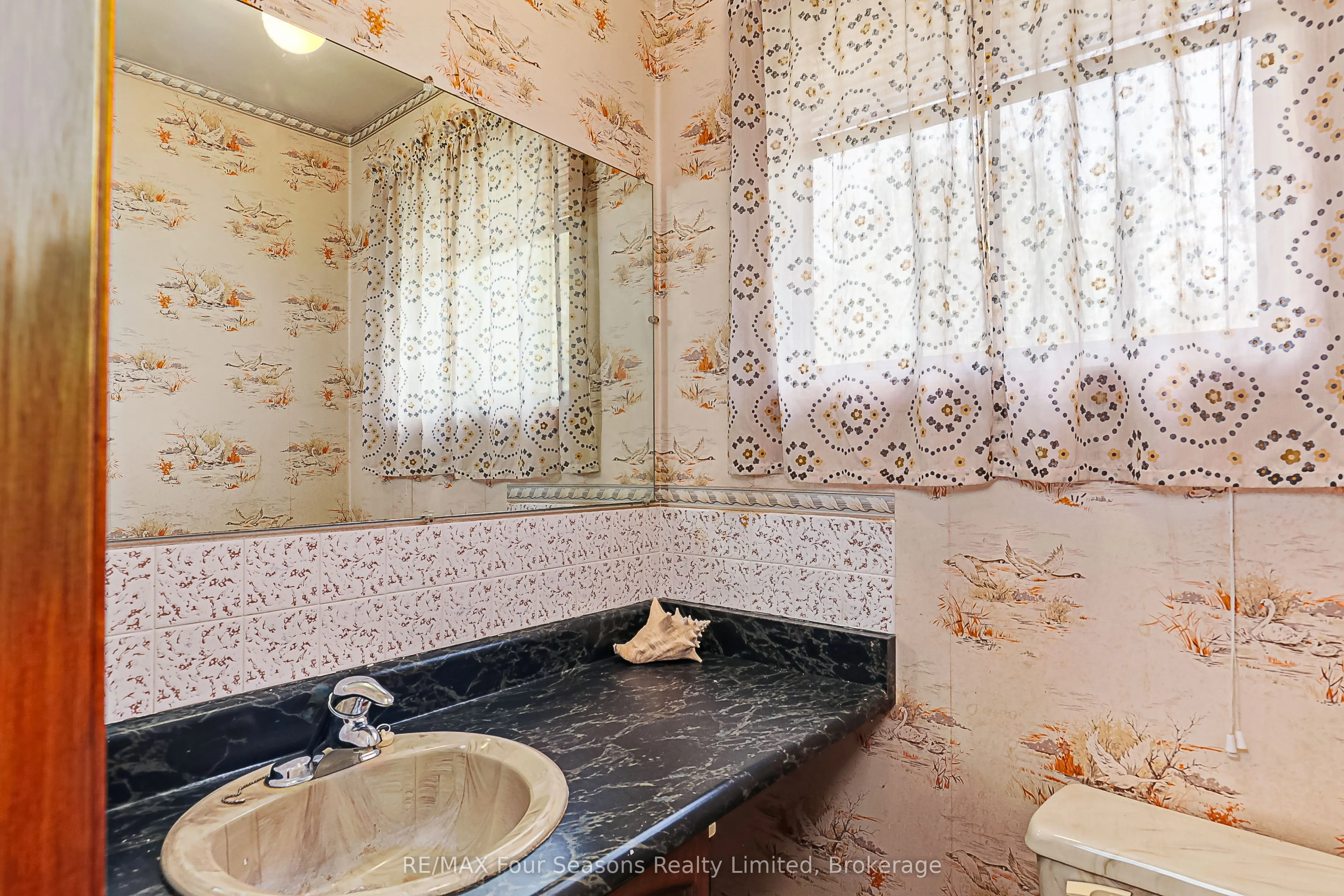 828 Oxbow Park Drive