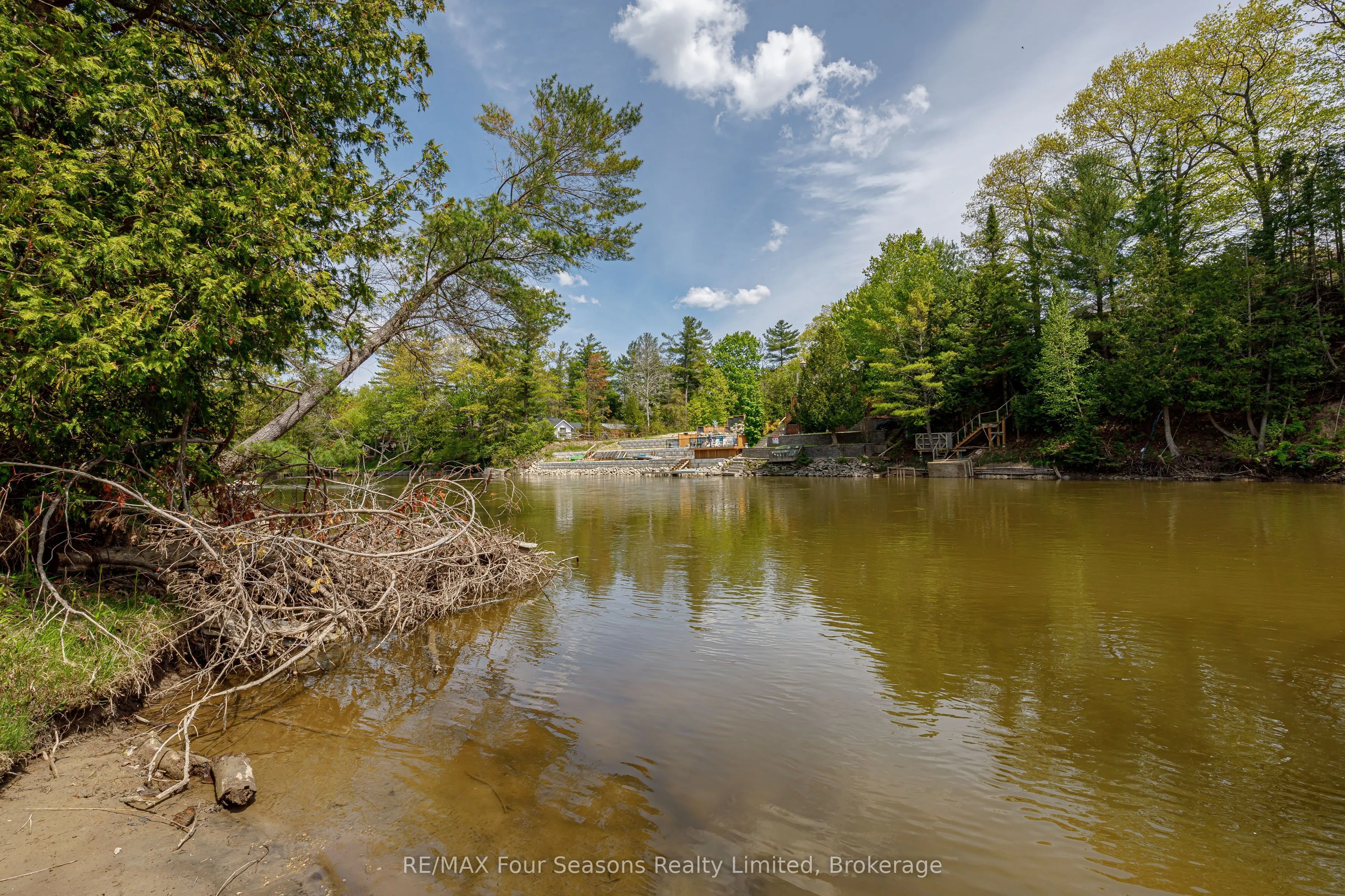 828 Oxbow Park Drive