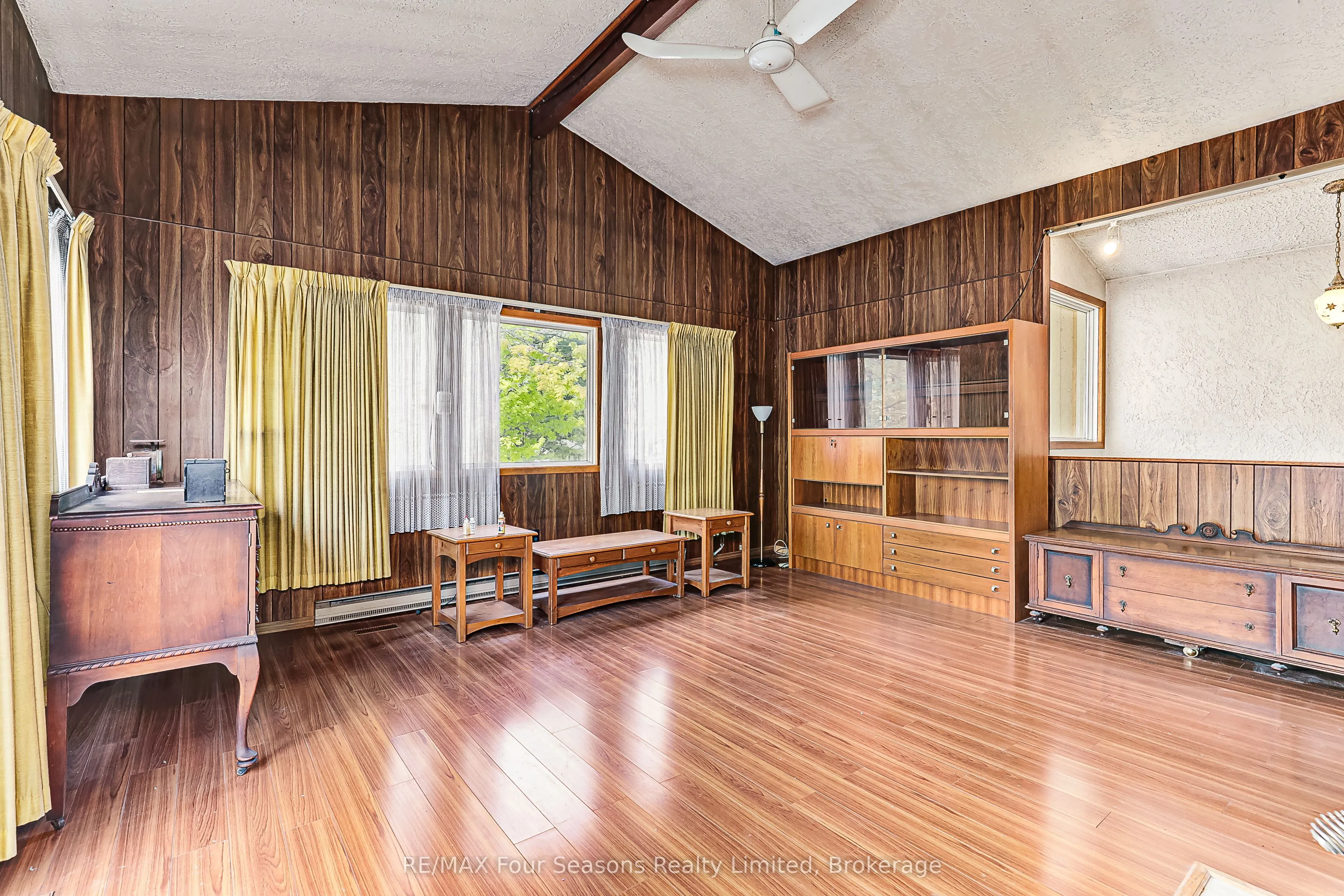 828 Oxbow Park Drive