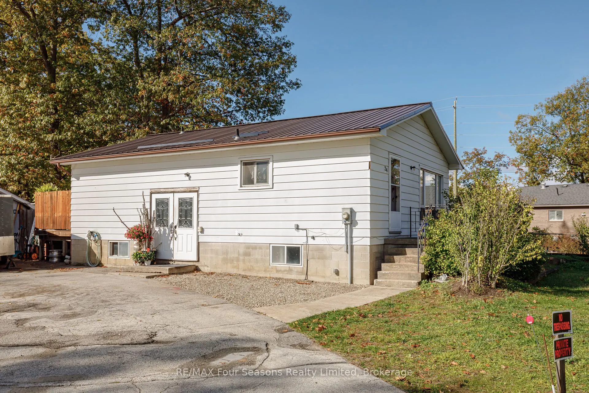 24 Indianola Crescent