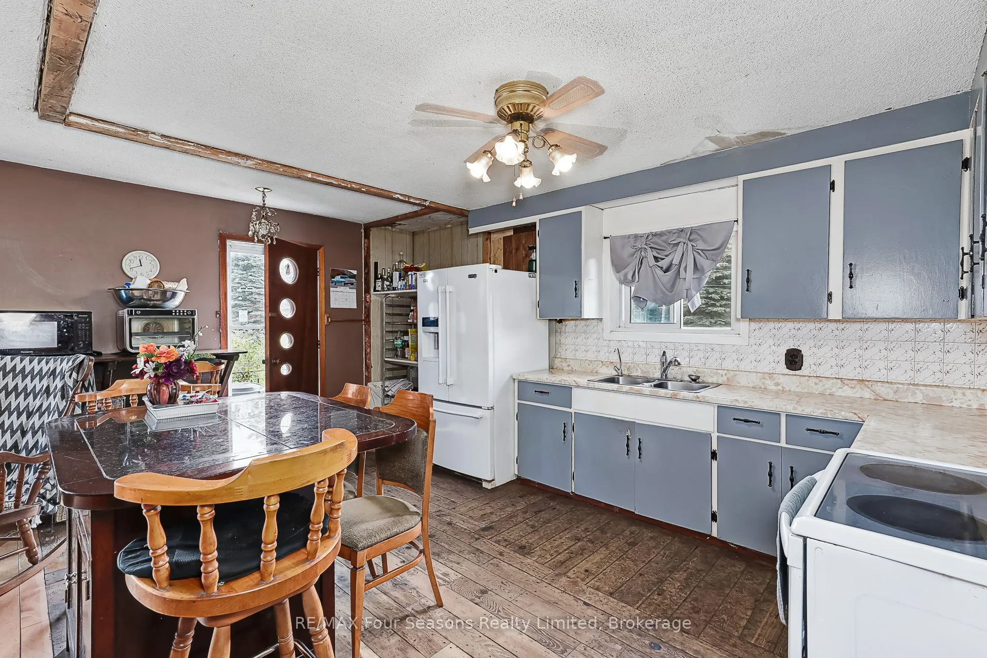 24 Indianola Crescent