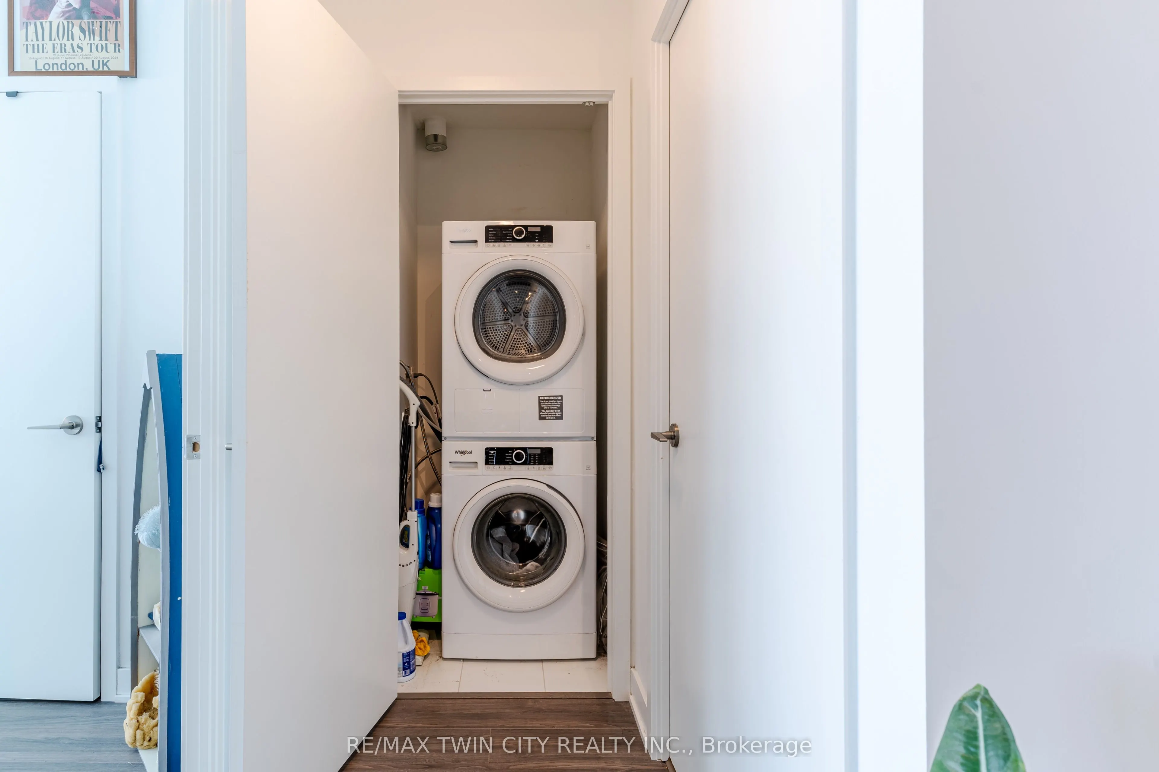 681 Yonge Street, #409