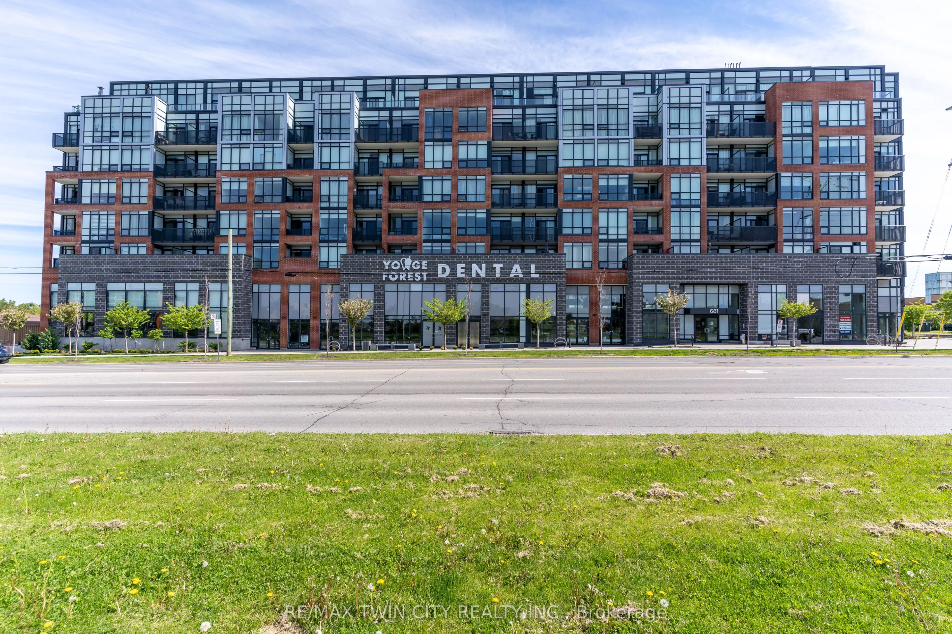 681 Yonge Street, #409