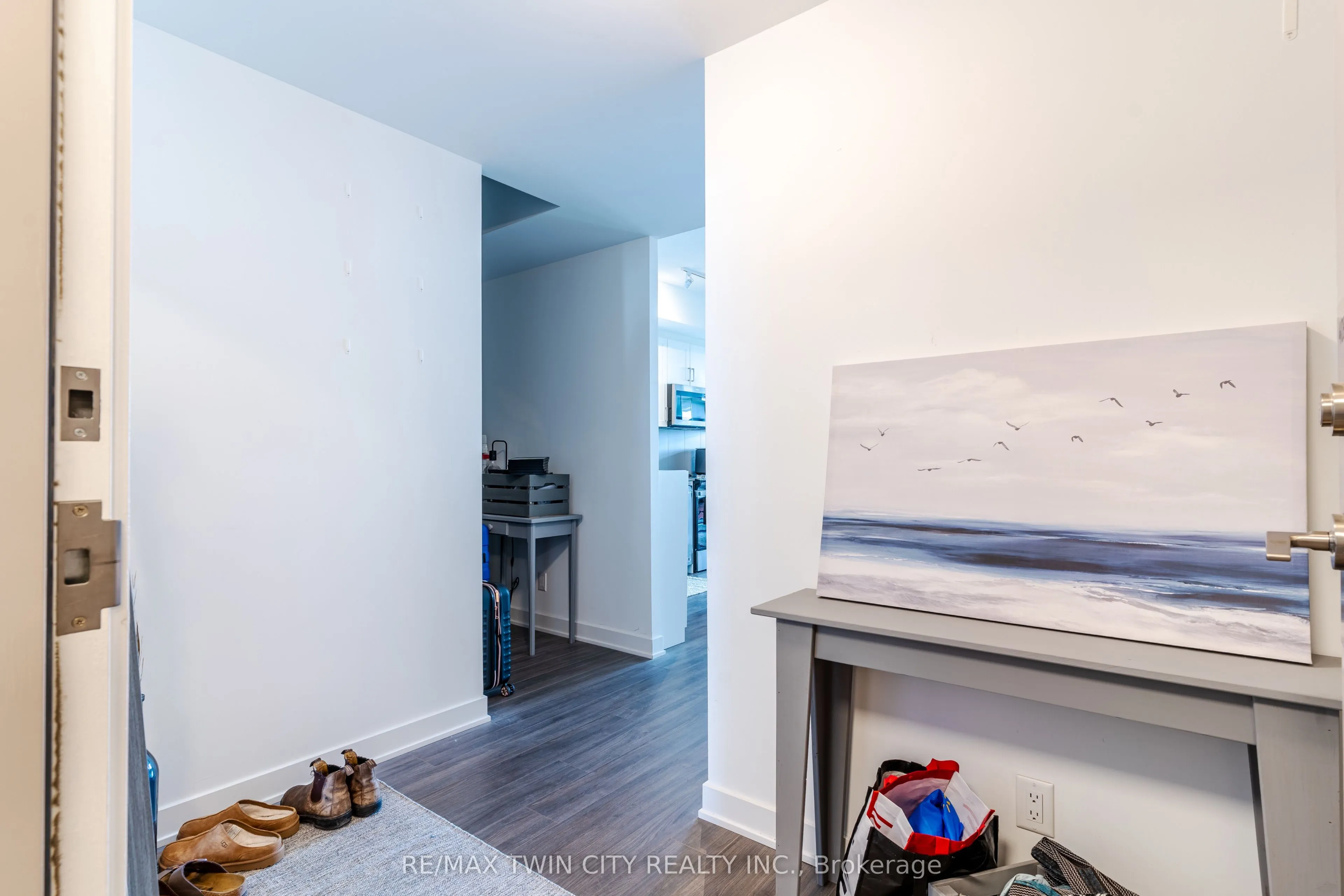 681 Yonge Street, #409