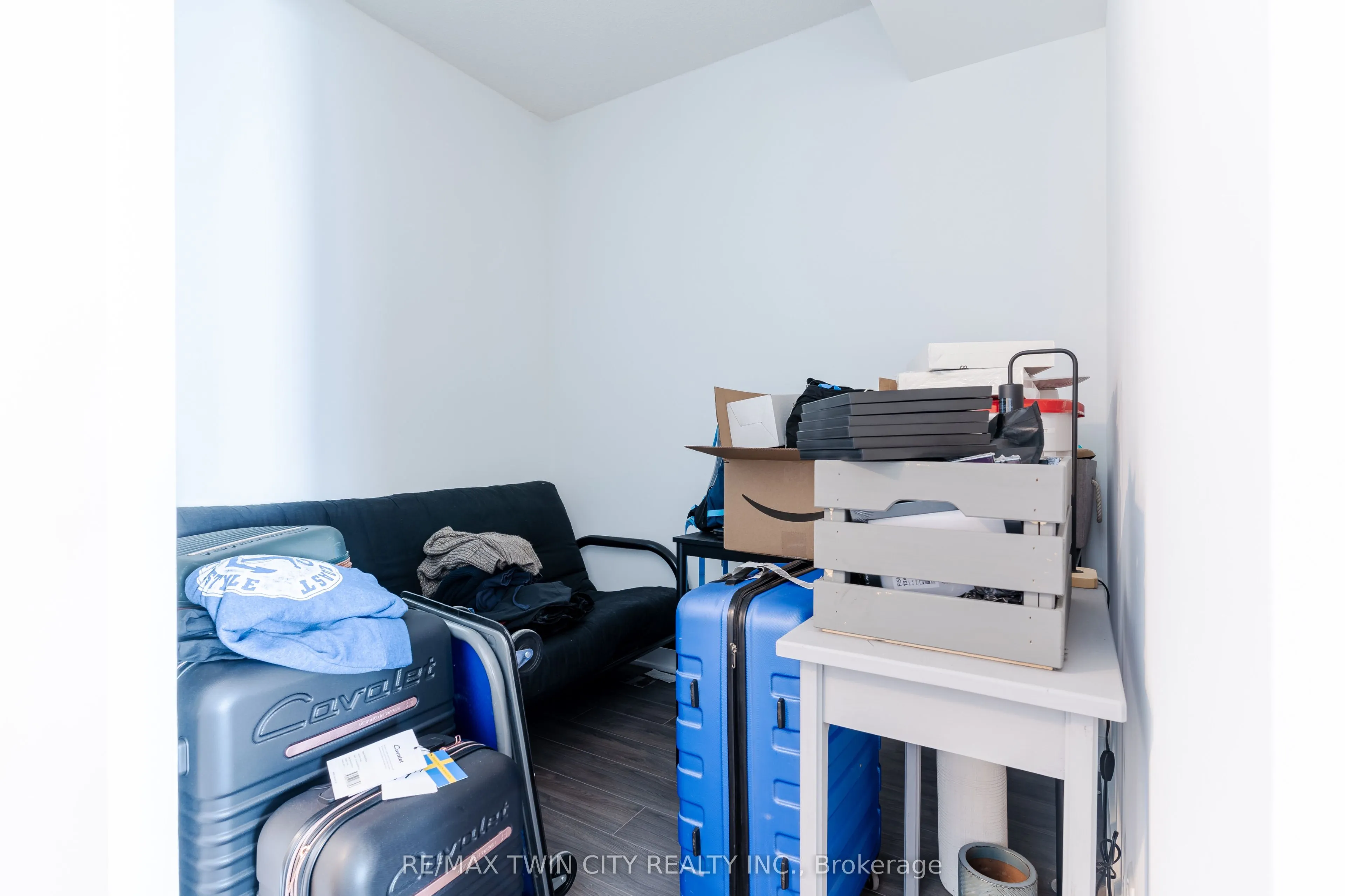 681 Yonge Street, #409