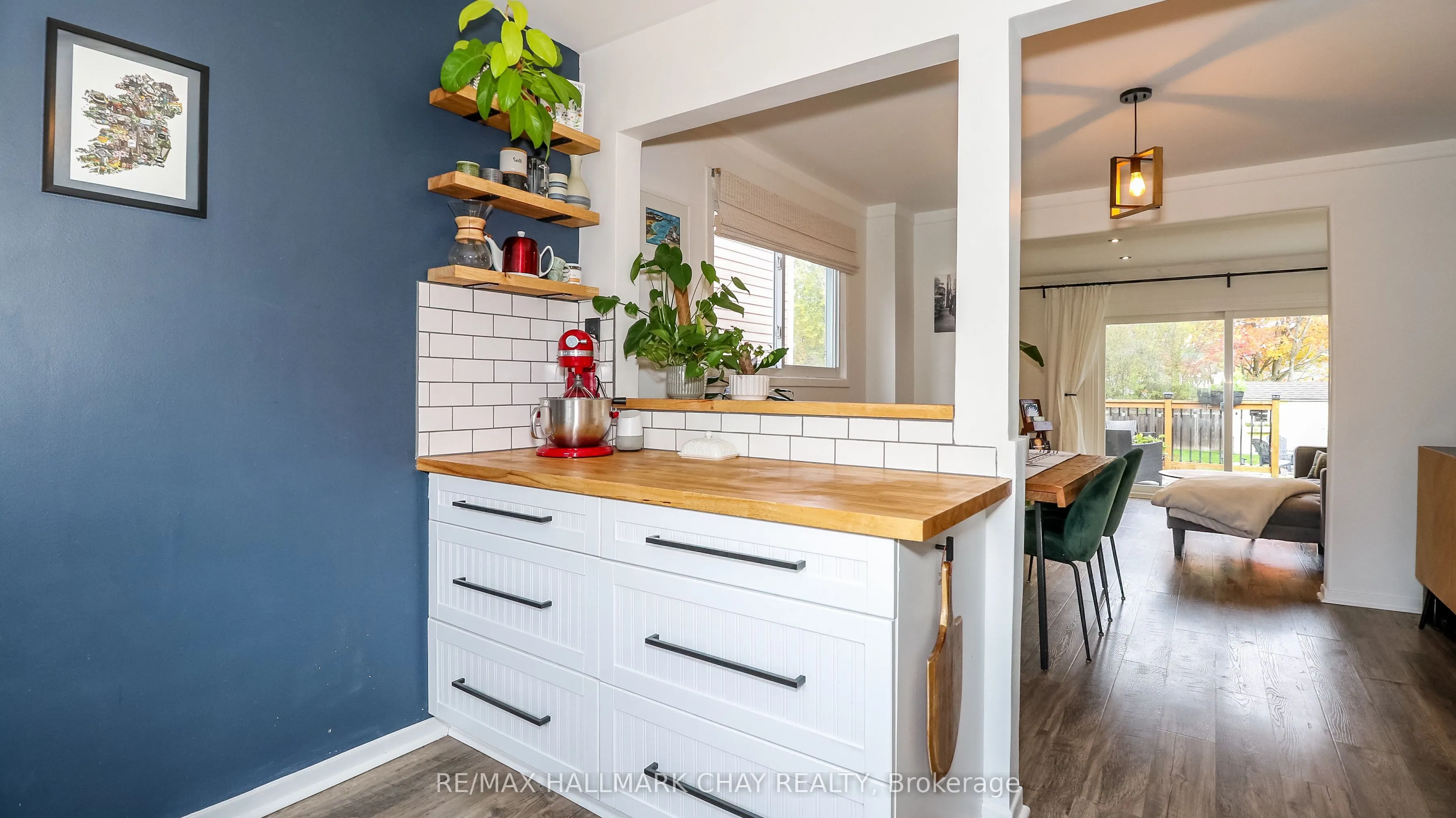 75 Elizabeth Street W