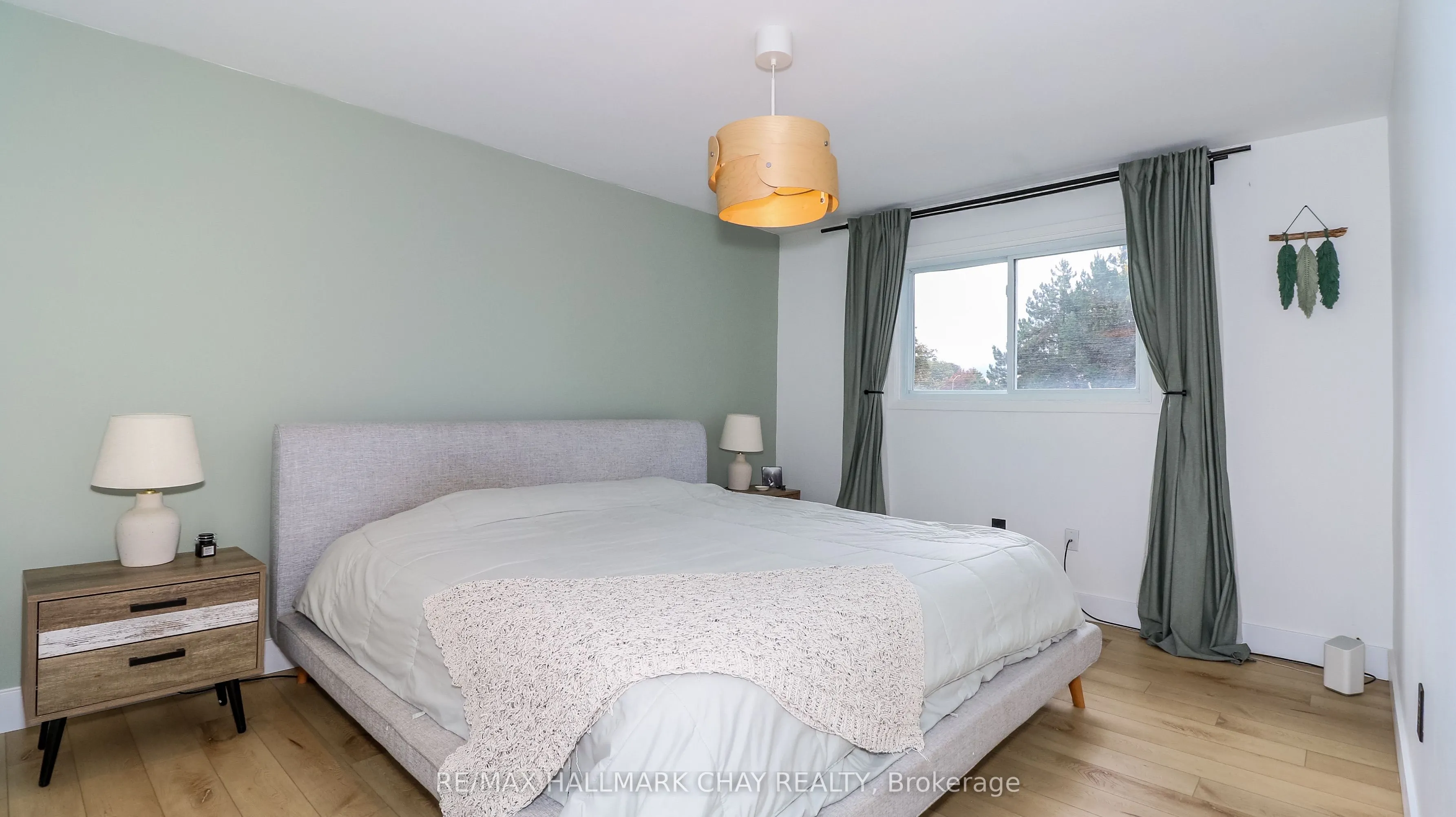 75 Elizabeth Street W