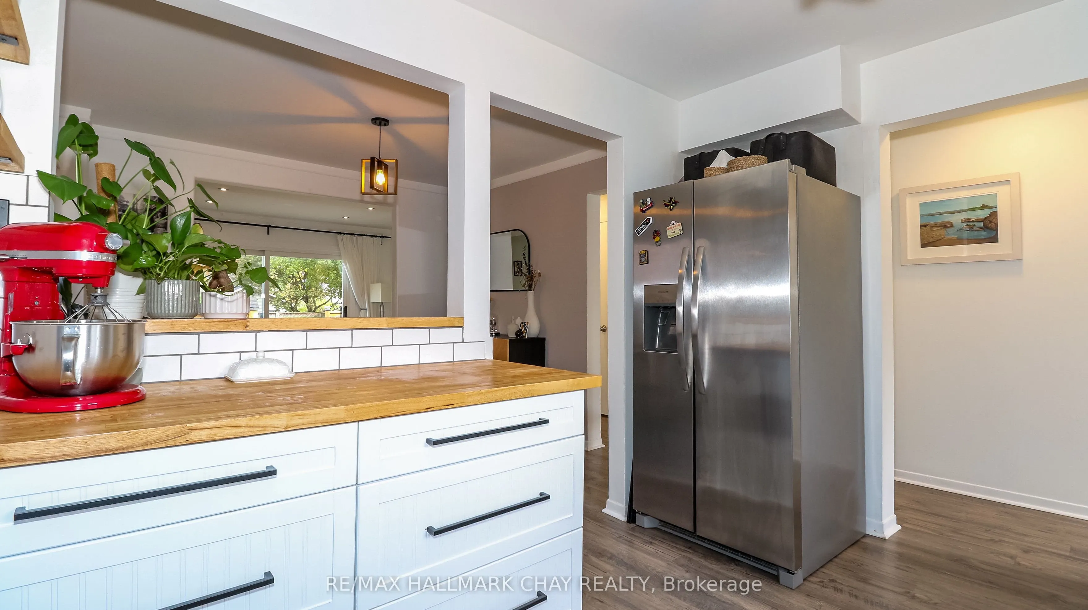 75 Elizabeth Street W