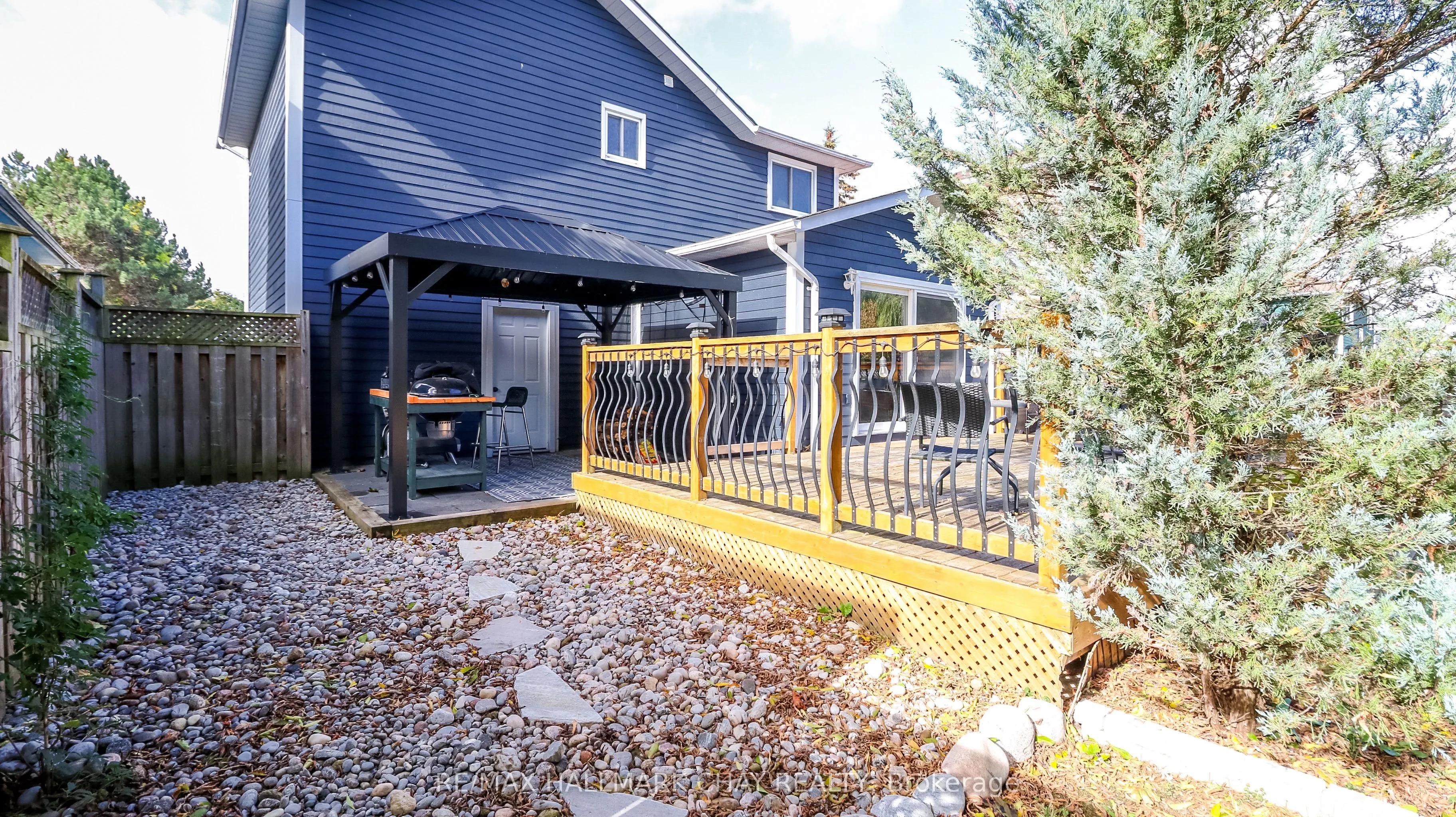 75 Elizabeth Street W