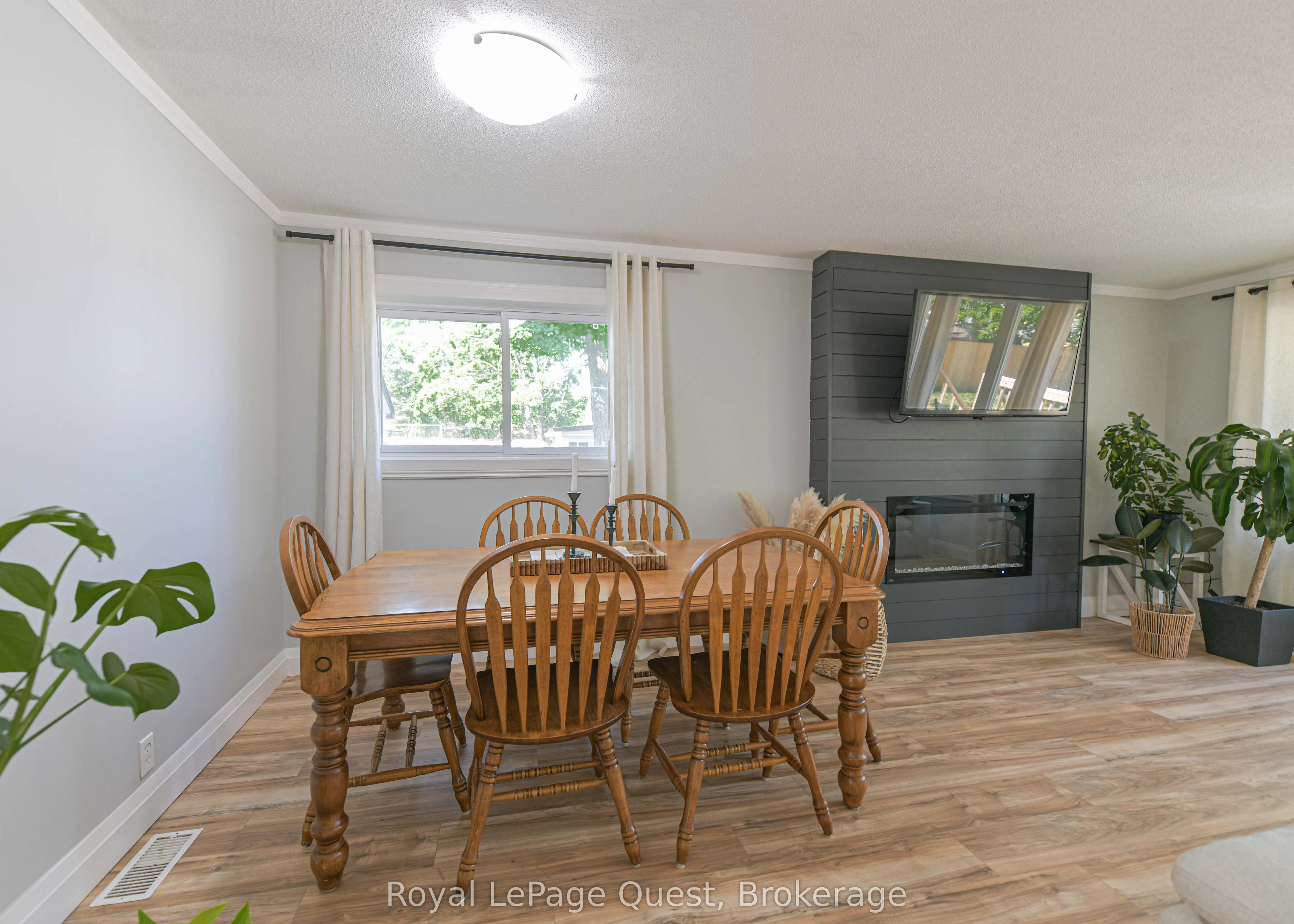 401 Mississaga Street W