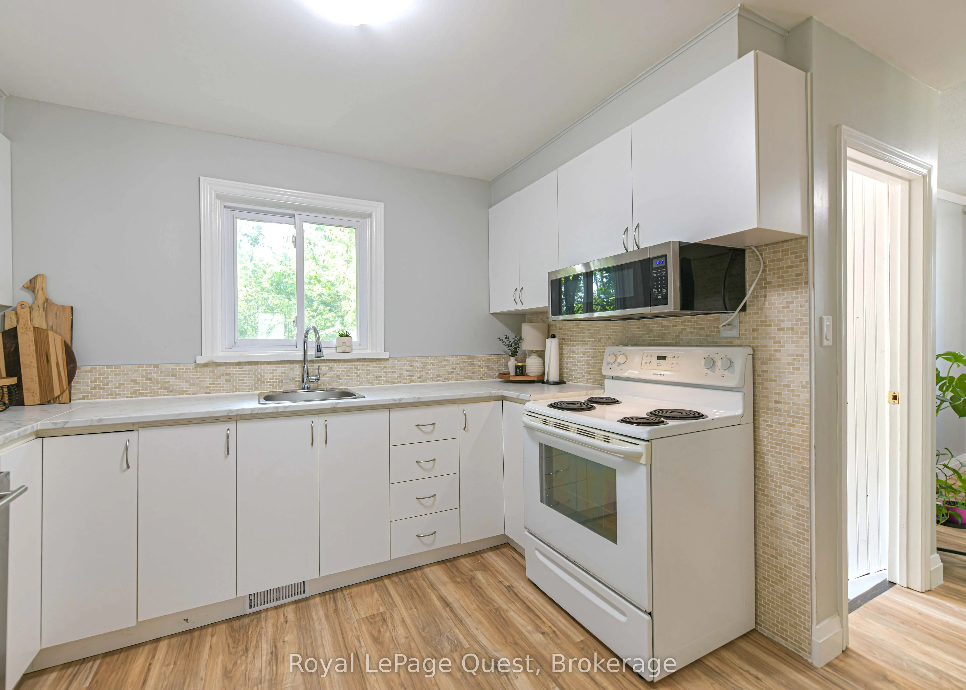 401 Mississaga Street W