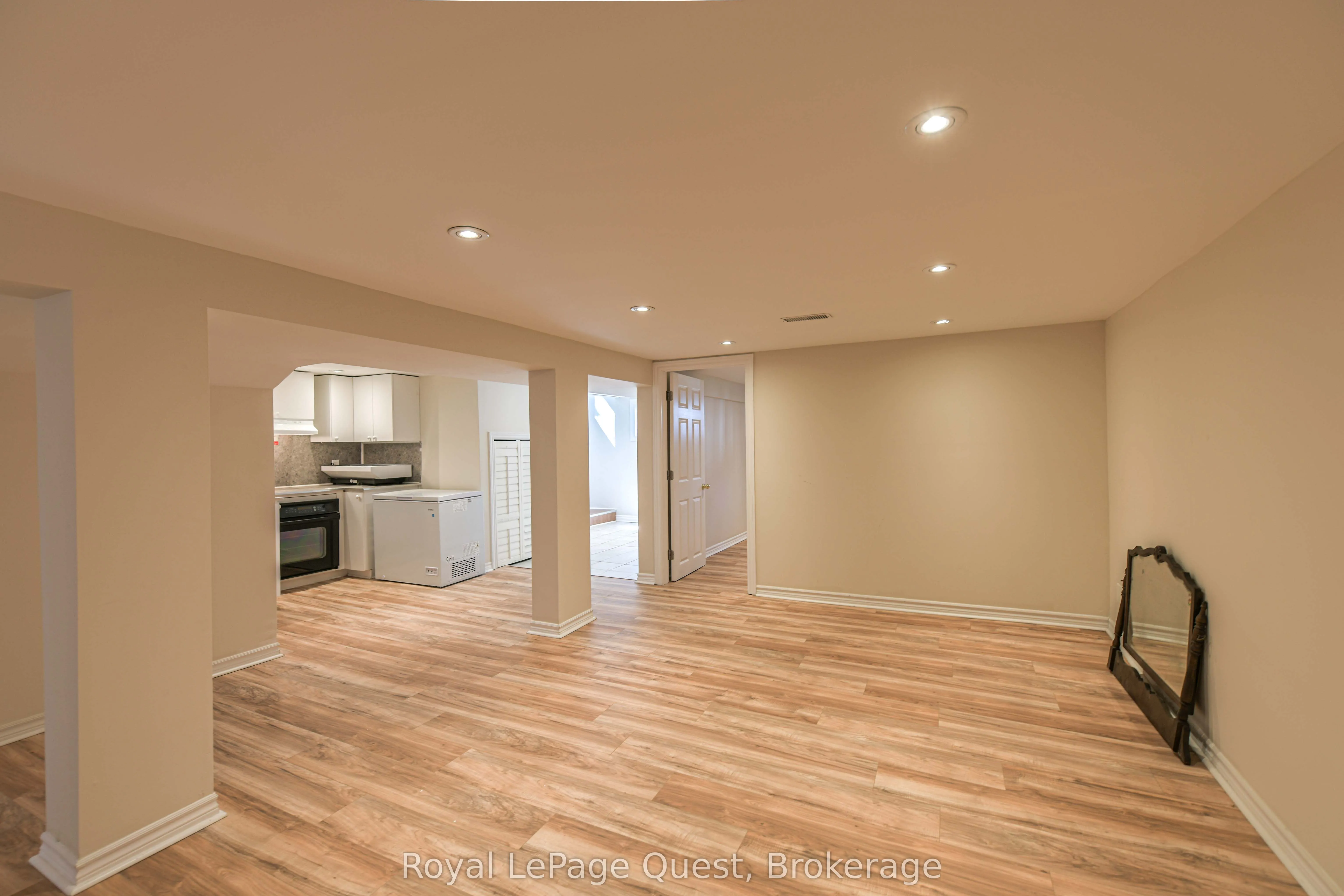 401 Mississaga Street W