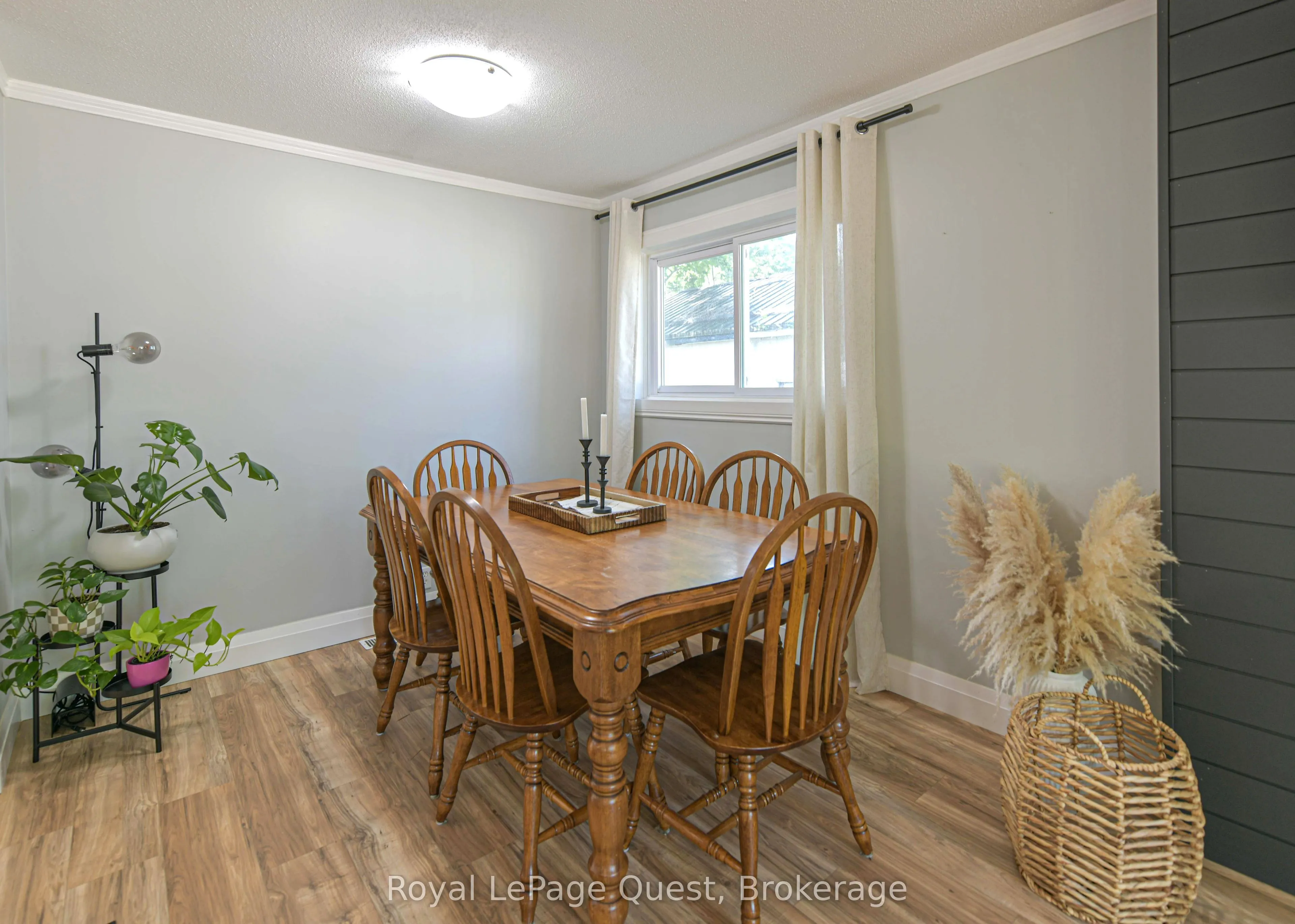 401 Mississaga Street W