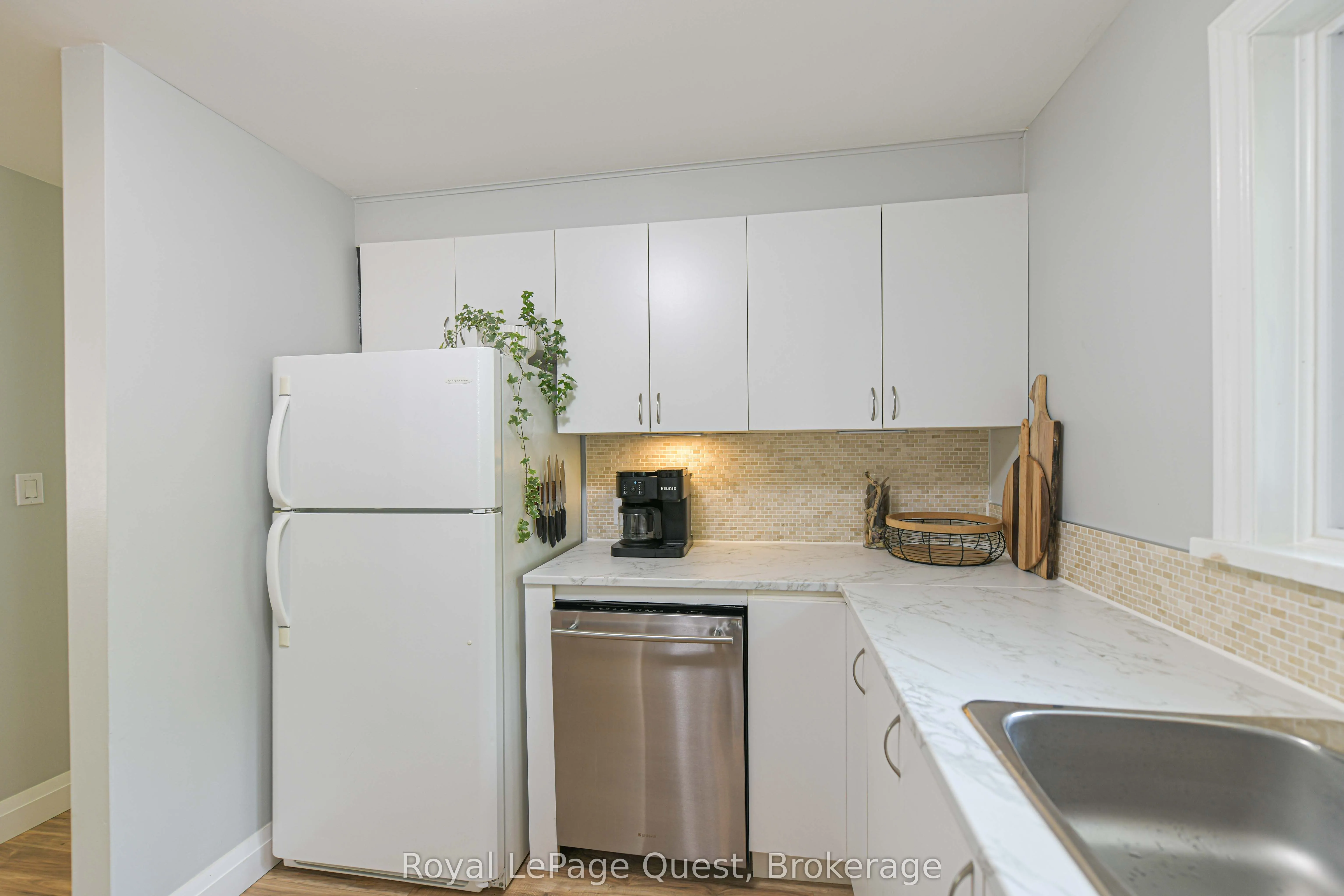 401 Mississaga Street W