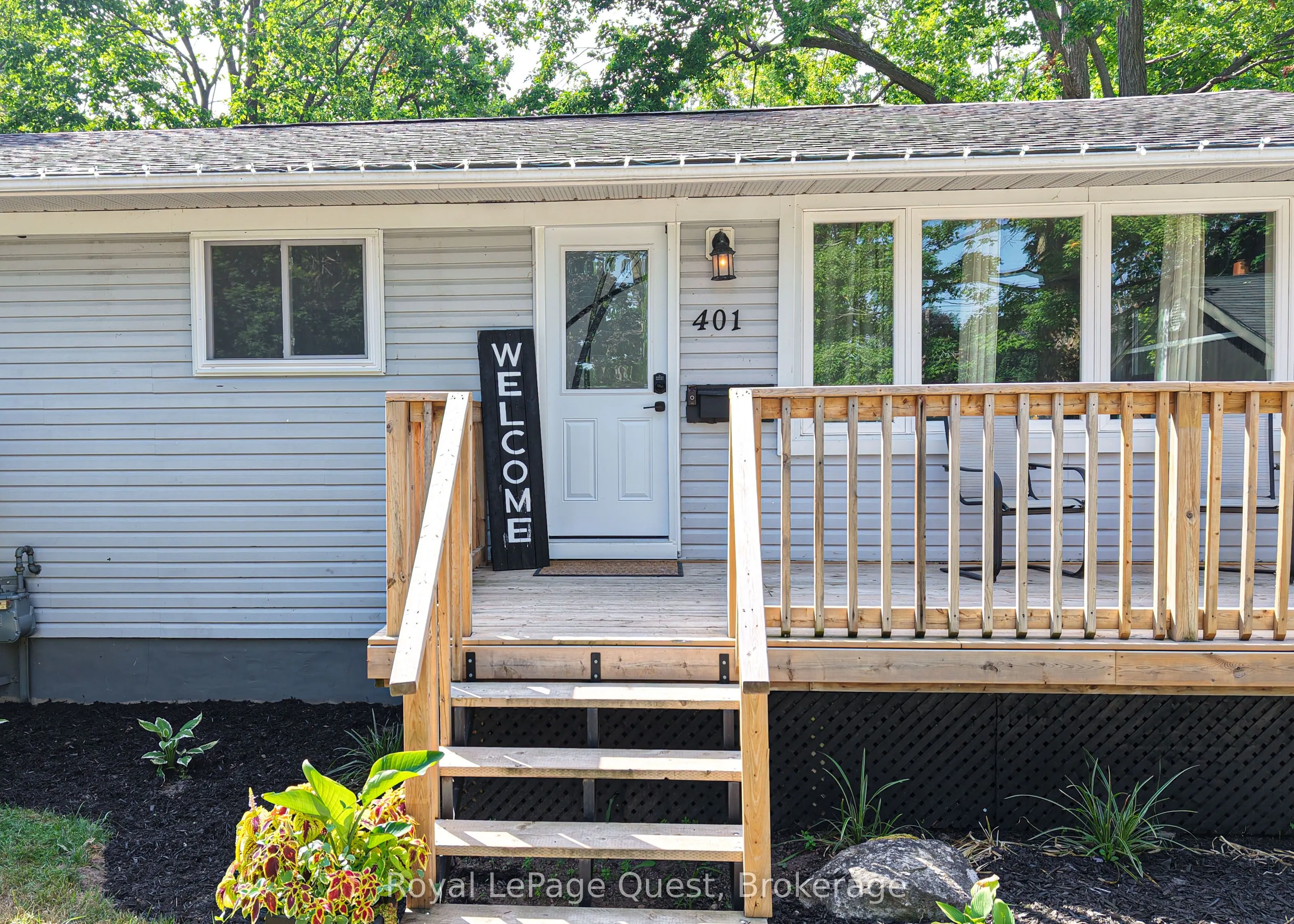 401 Mississaga Street W