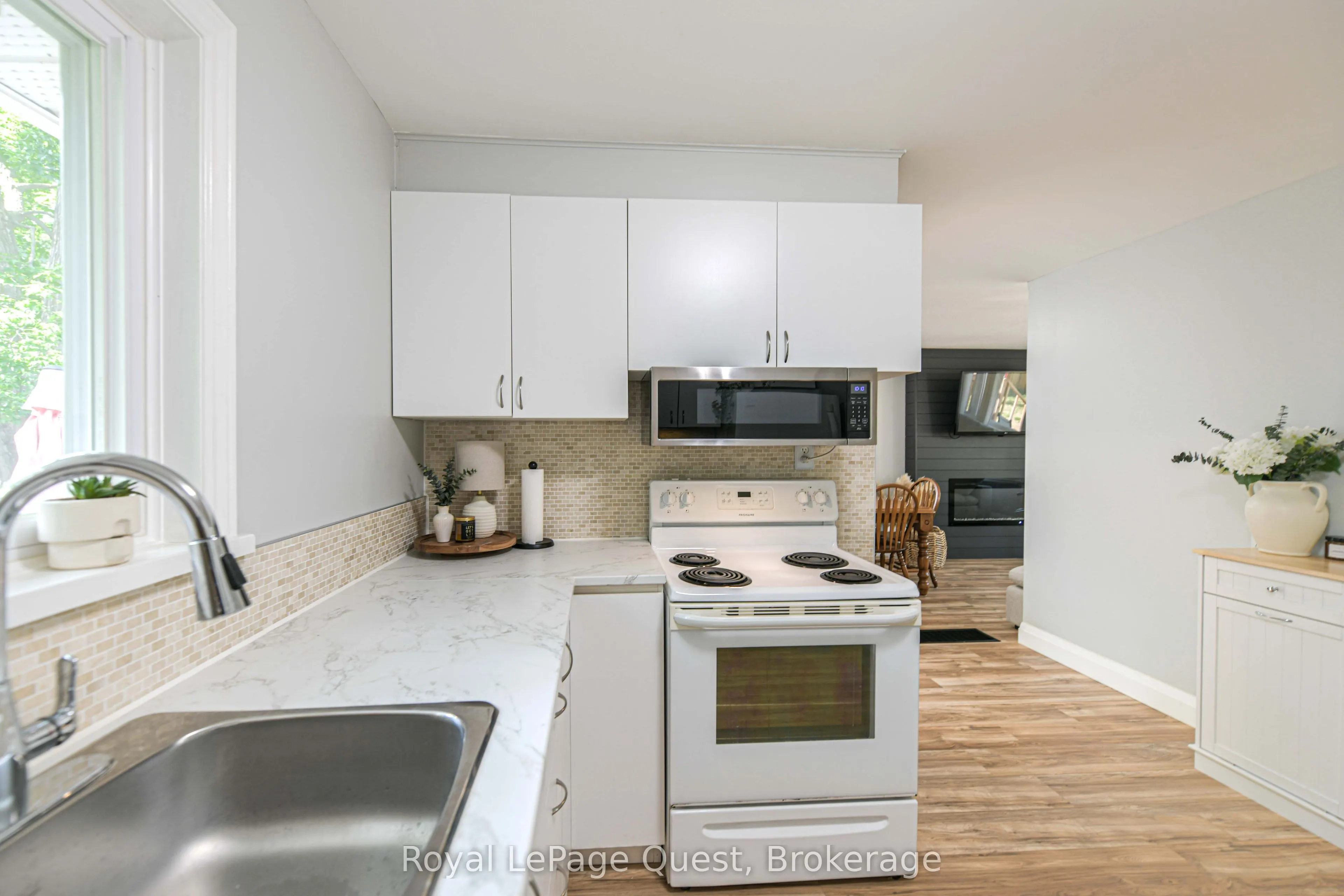 401 Mississaga Street W