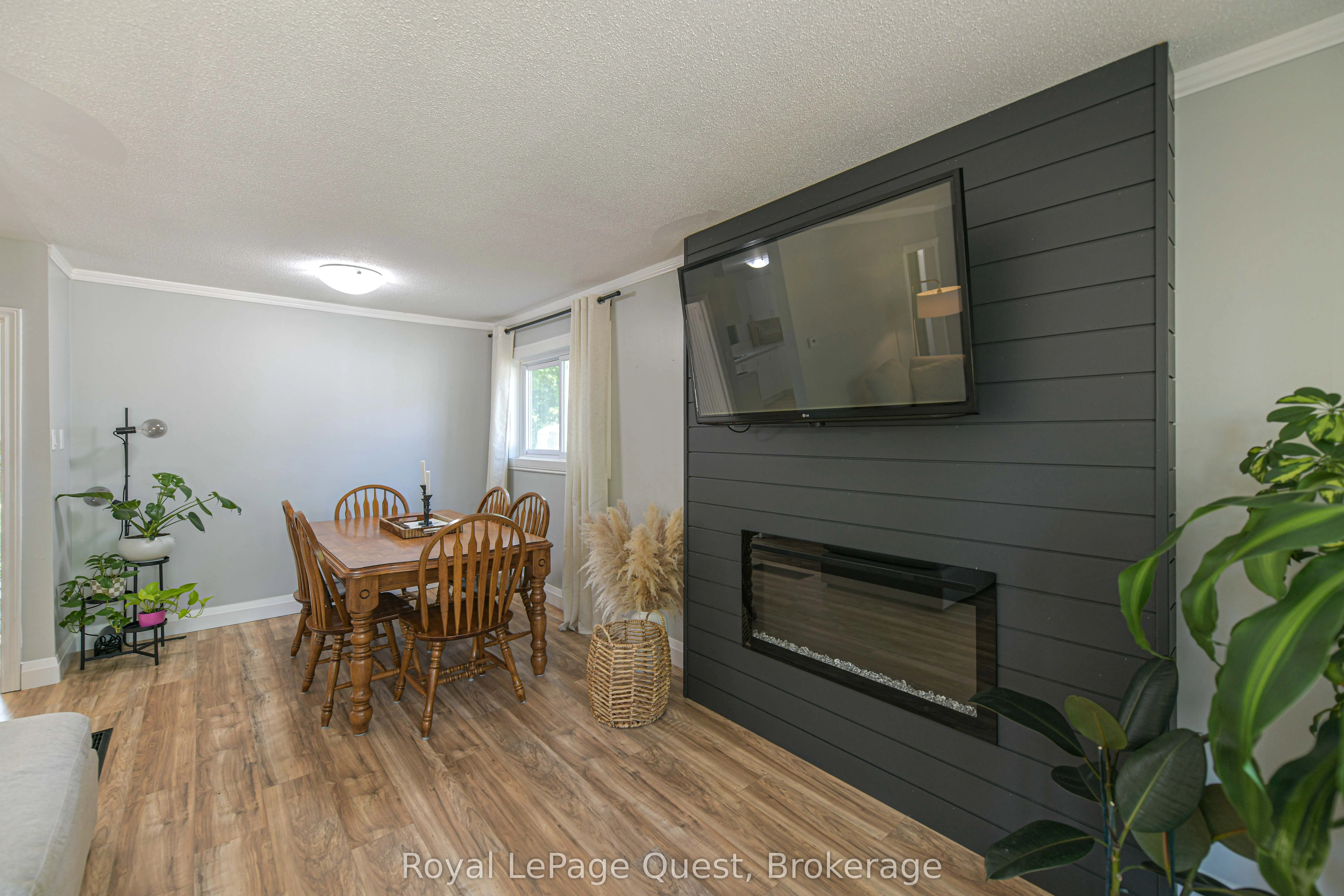 401 Mississaga Street W