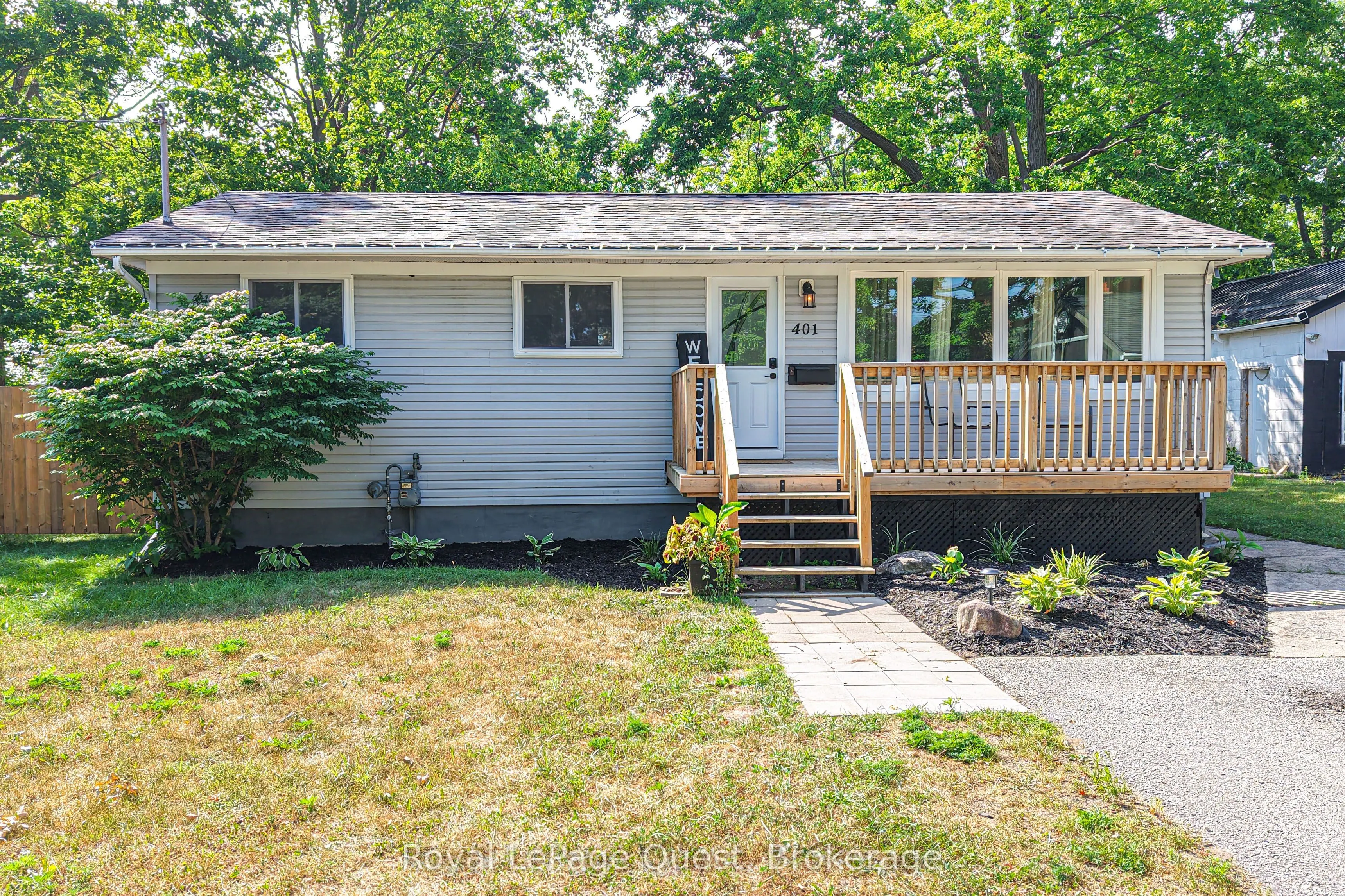 401 Mississaga Street W