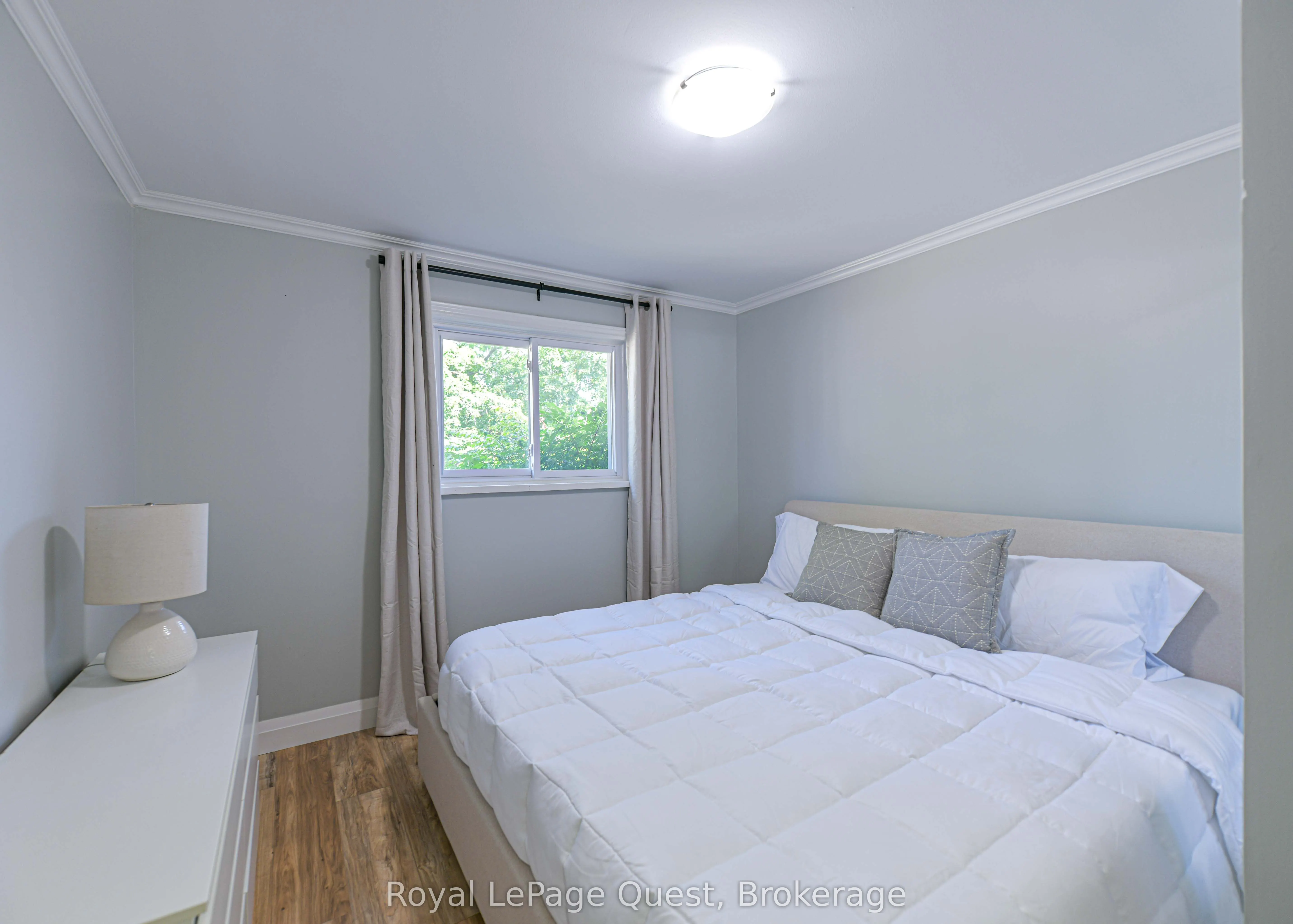 401 Mississaga Street W