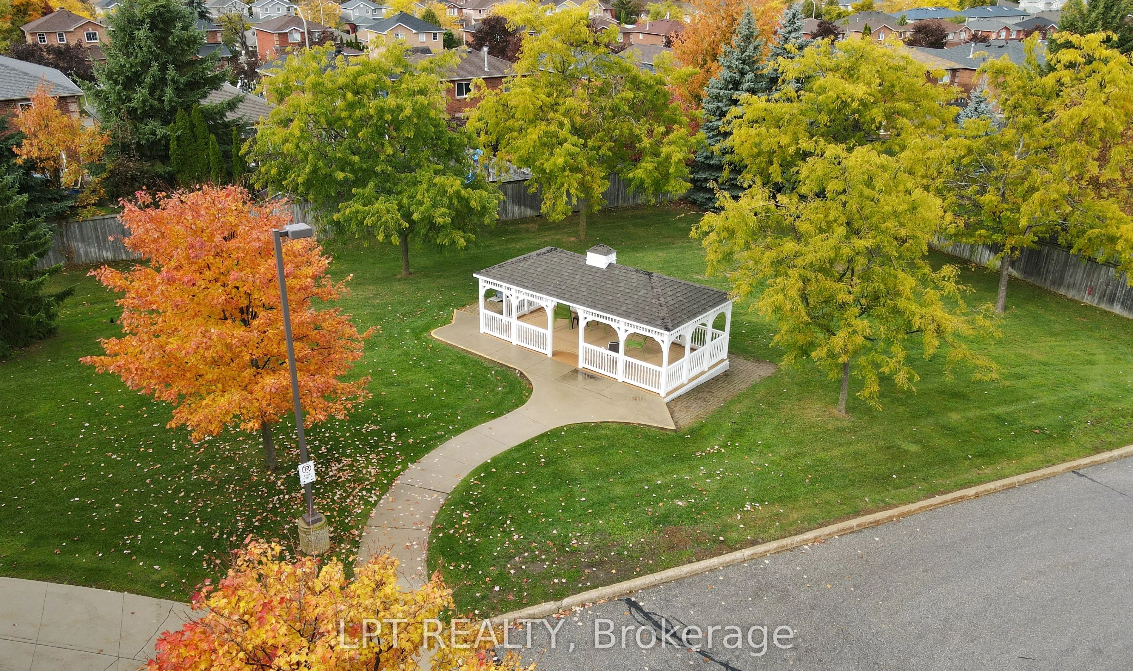 500 Mapleview Drive W, #110