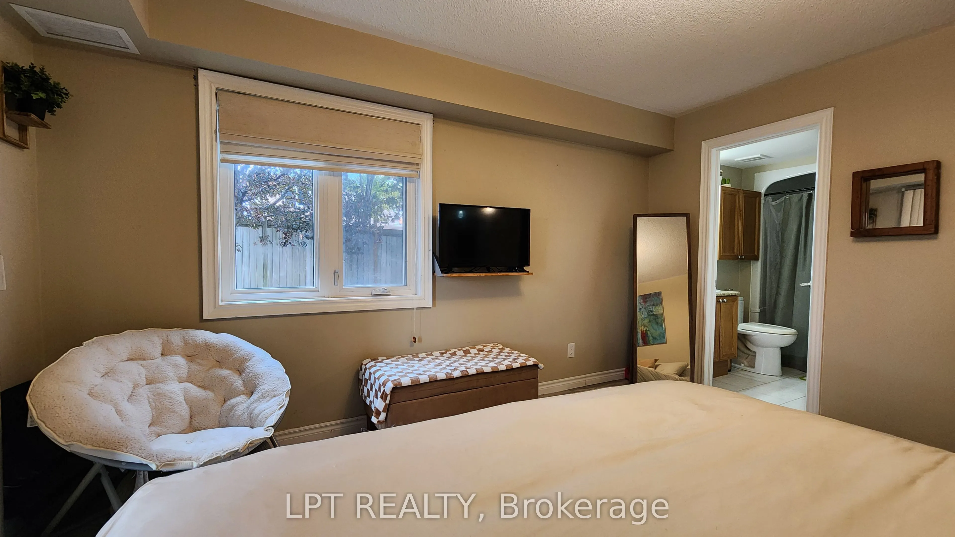 500 Mapleview Drive W, #110