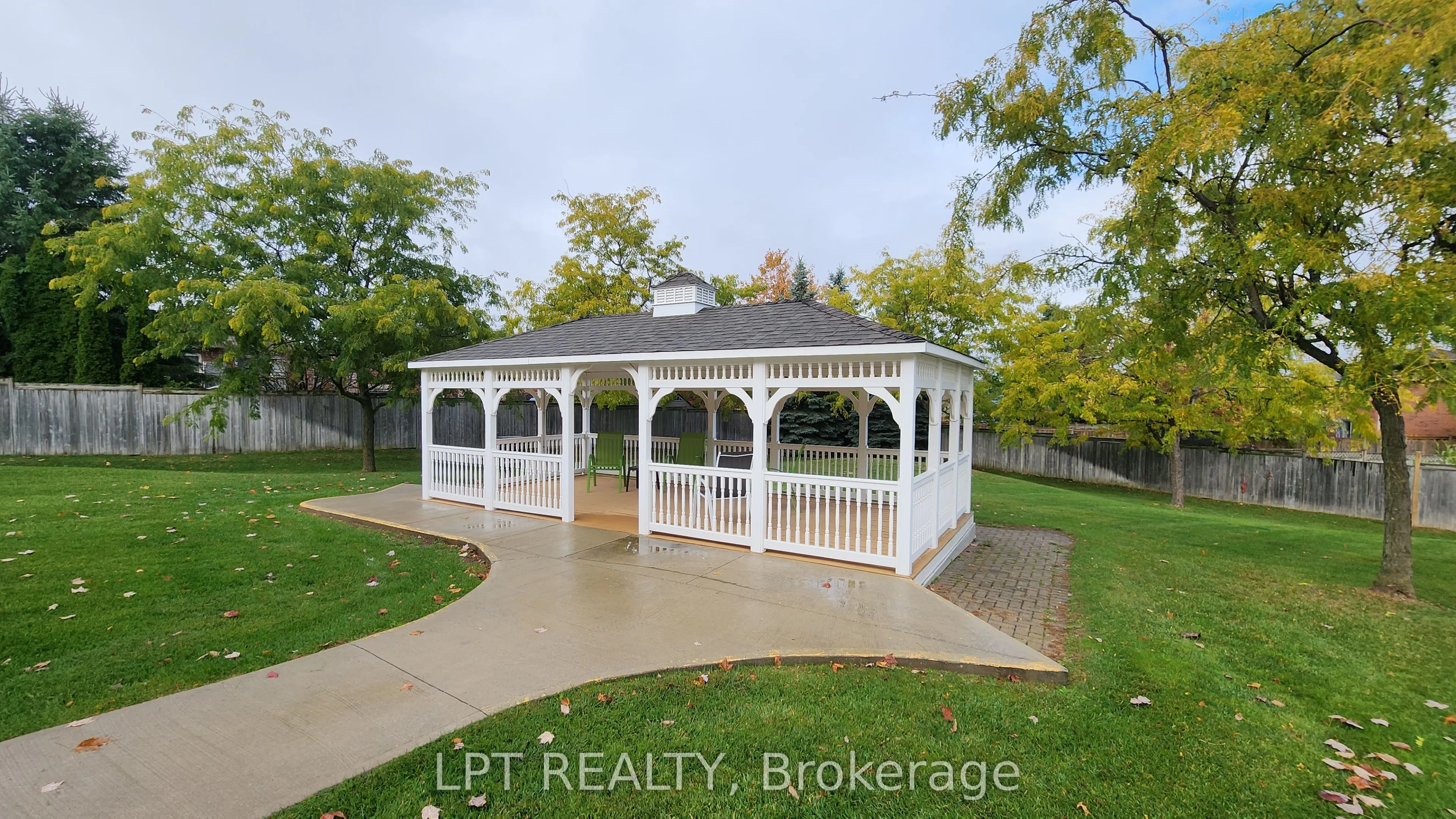 500 Mapleview Drive W, #110