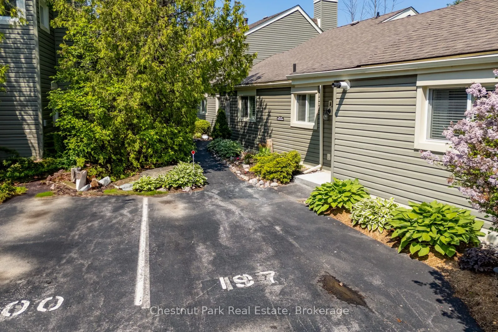 197 Escarpment Crescent, #7