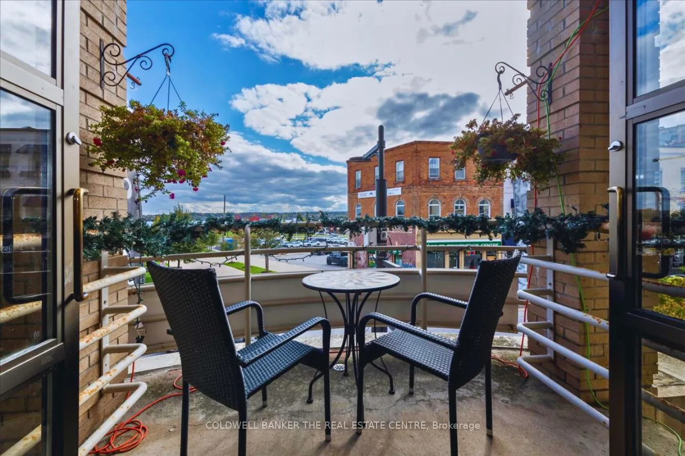 50 Dunlop Street E, #200