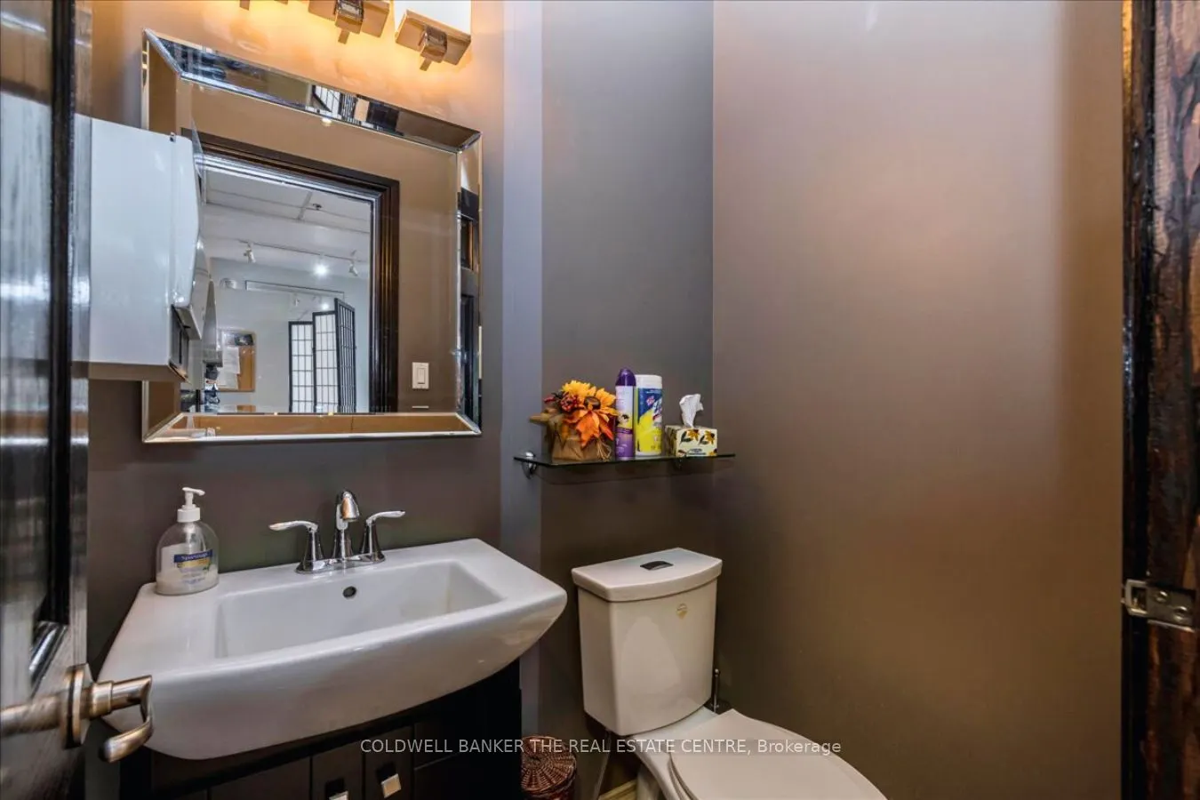 50 Dunlop Street E, #200