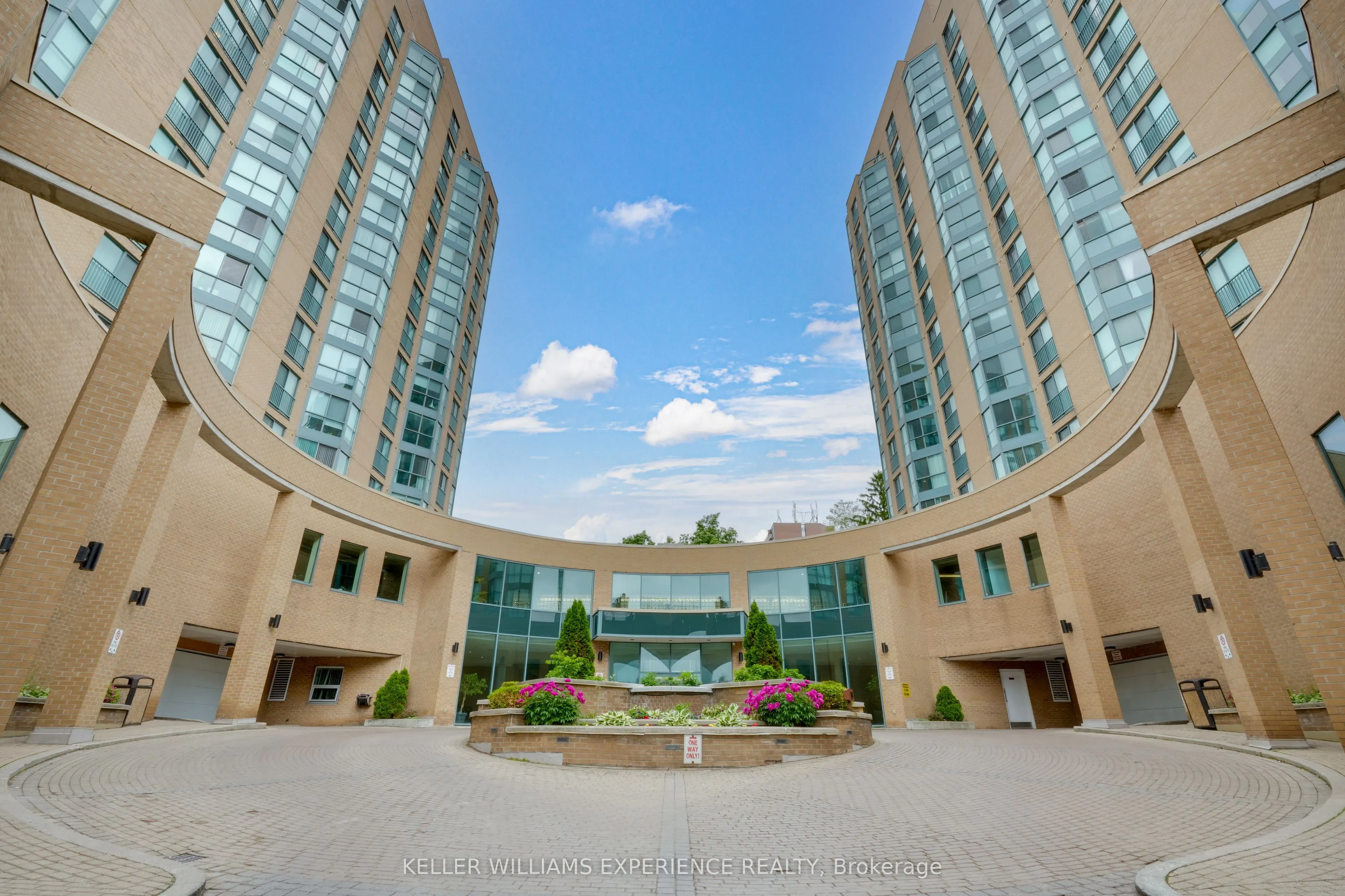 150 Dunlop Street E, #903