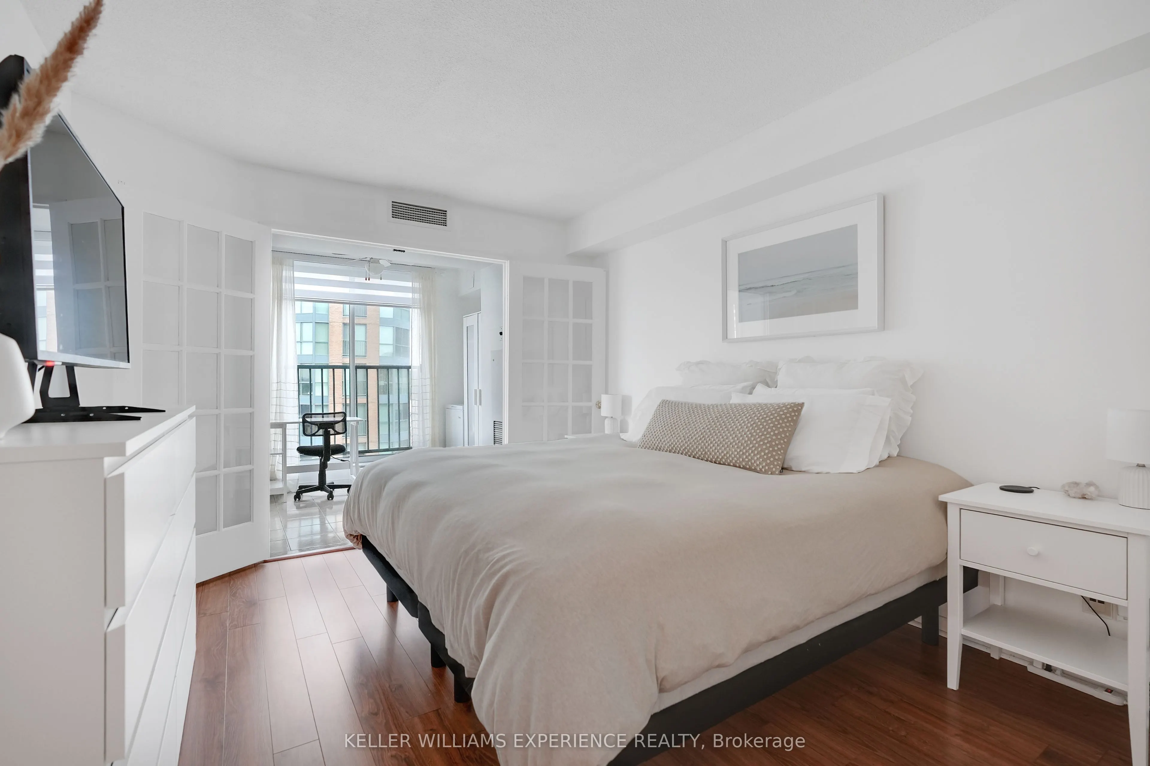 150 Dunlop Street E, #903