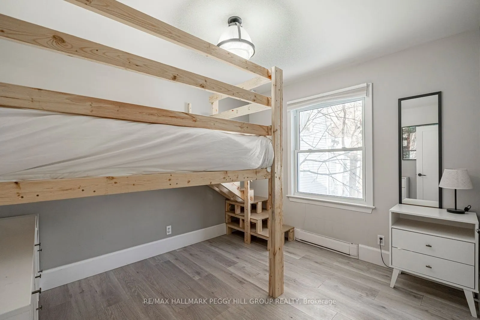 54 Sophia Street E, #Main