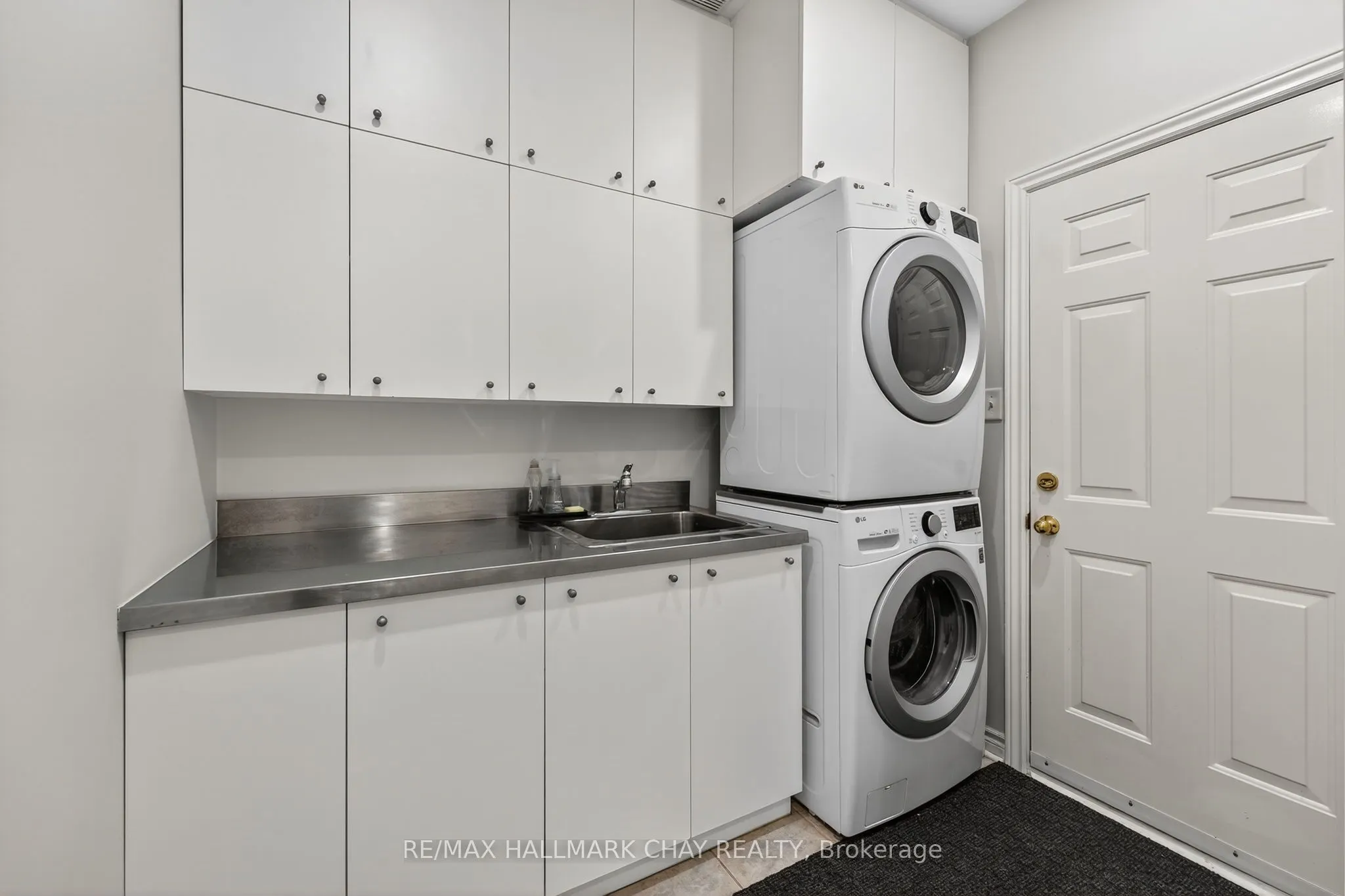 158 Pringle Drive, #Upper