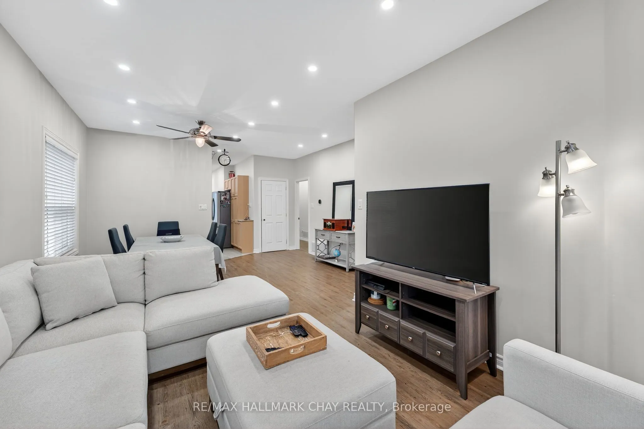 158 Pringle Drive, #Upper