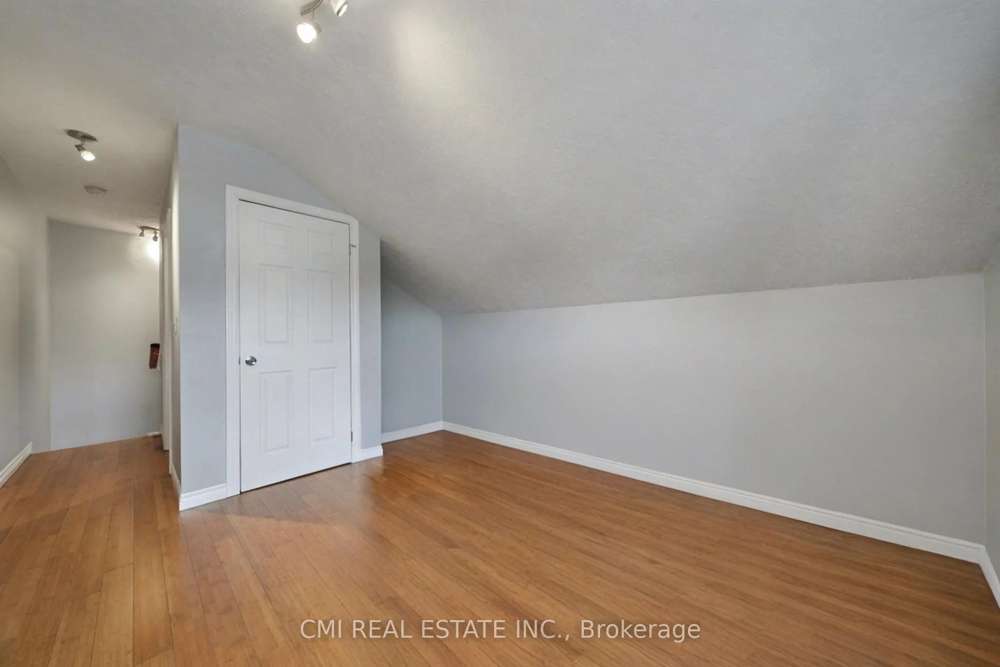 511 Thomas Street, #1