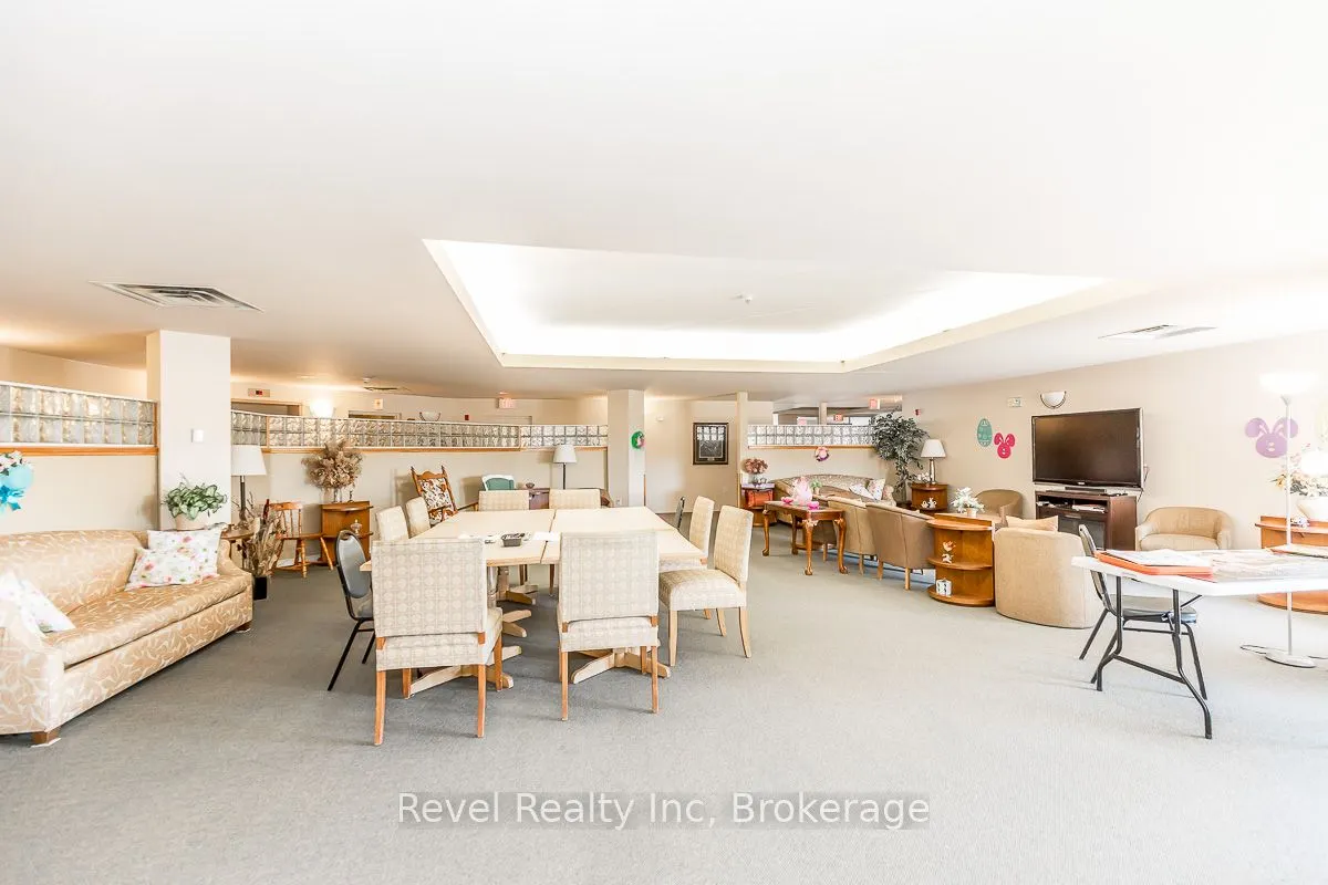 333 LAFONTAINE Road W, #105