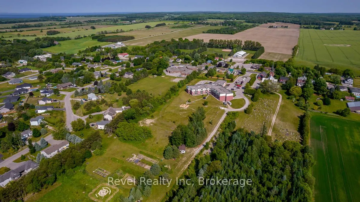 333 LAFONTAINE Road W, #105