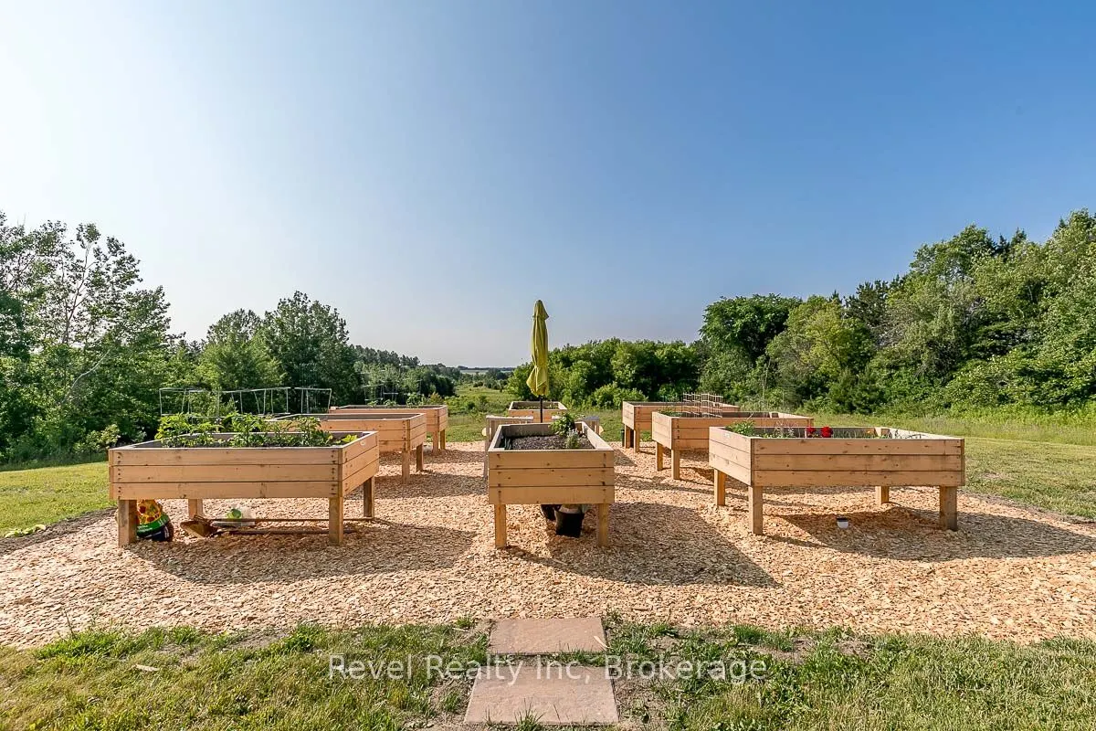 333 LAFONTAINE Road W, #105