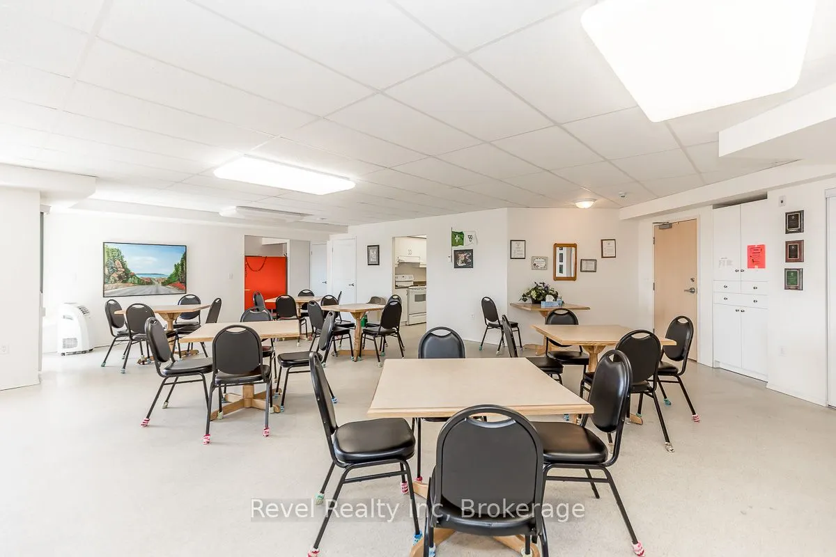 333 LAFONTAINE Road W, #105