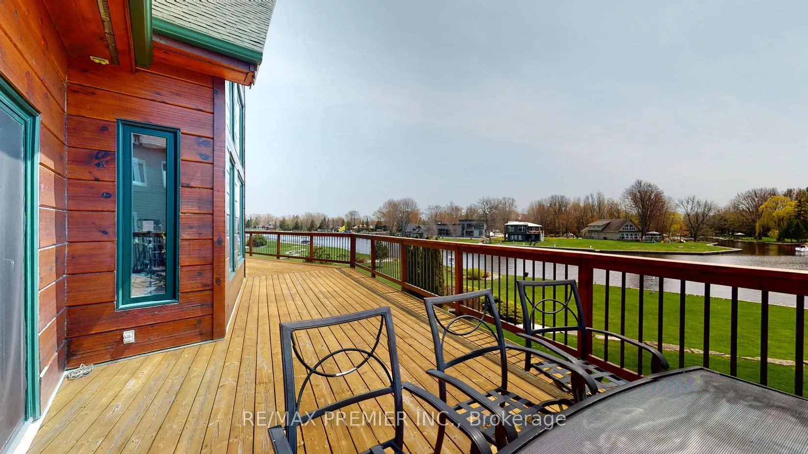 31 Paradise Boulevard